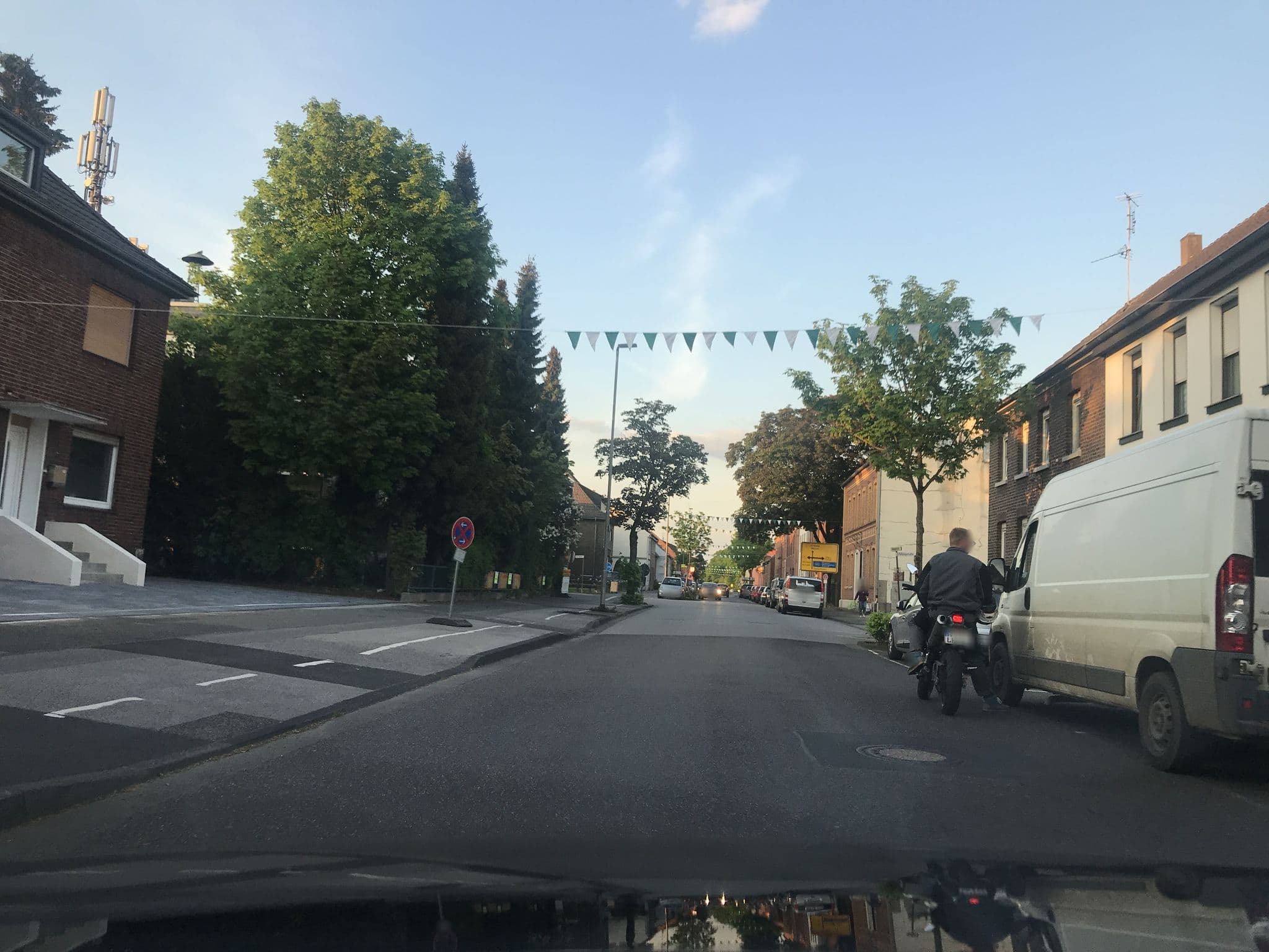 Street view near Hotel Noever, Neersen — © saschahaberkorn (CC BY-SA · Mapillary)