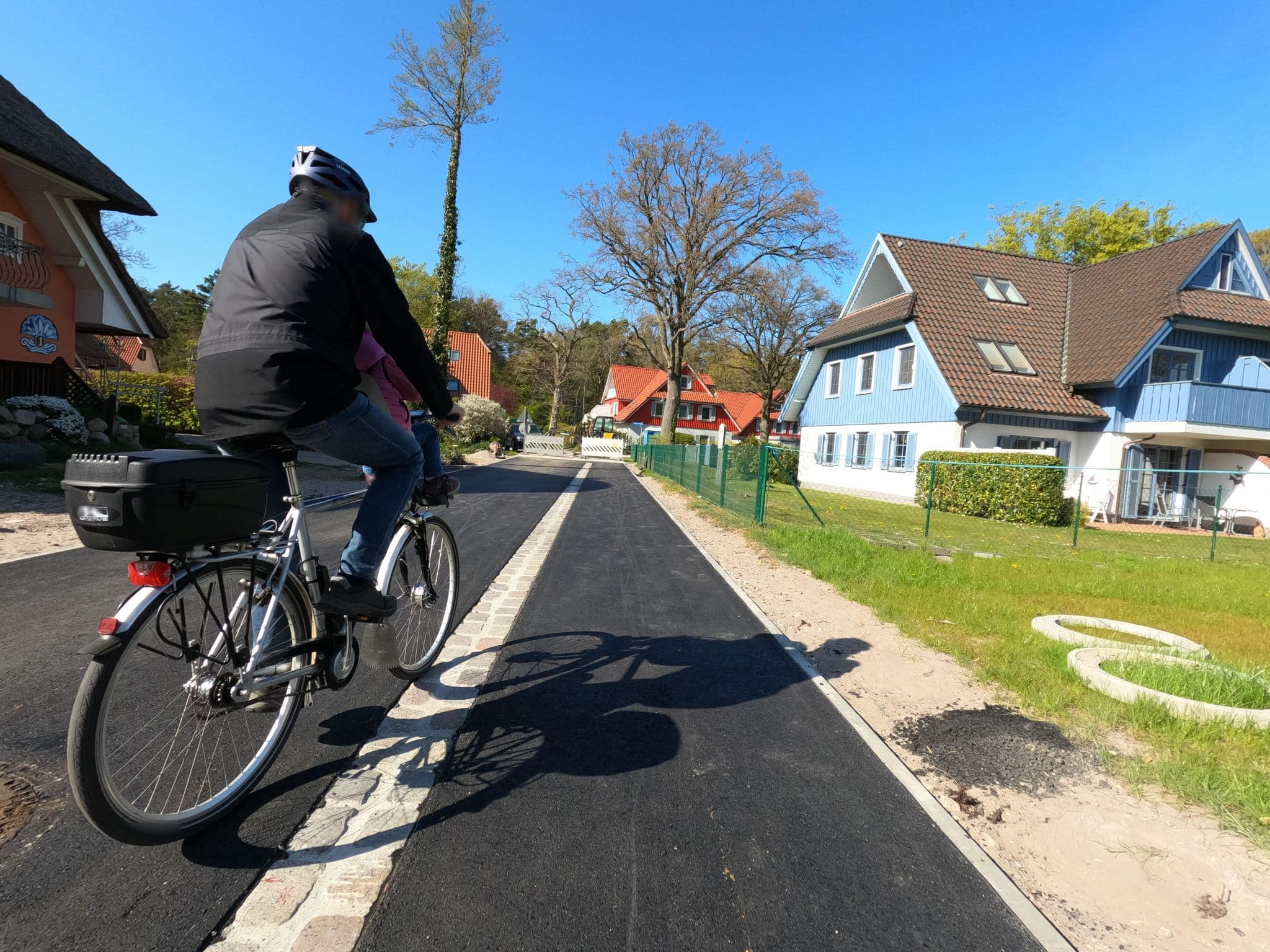 Street view near Ferienanlage Deichblick, Ostseebad Prerow — © hektor1989 (CC BY-SA · Mapillary)