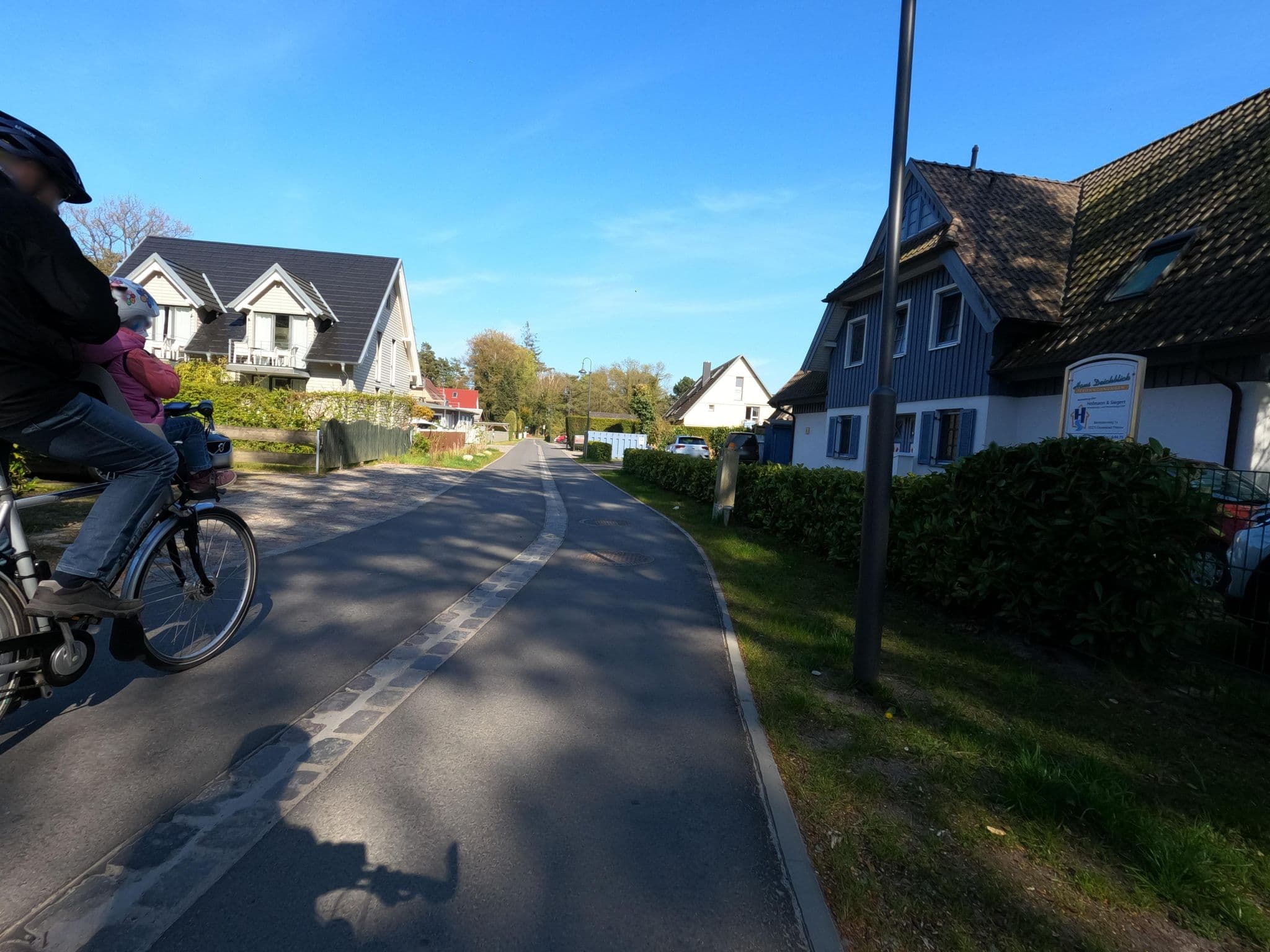 Street view near Deichblick-6 Whg. 2, Ostseebad Prerow — © hektor1989 (CC BY-SA · Mapillary)
