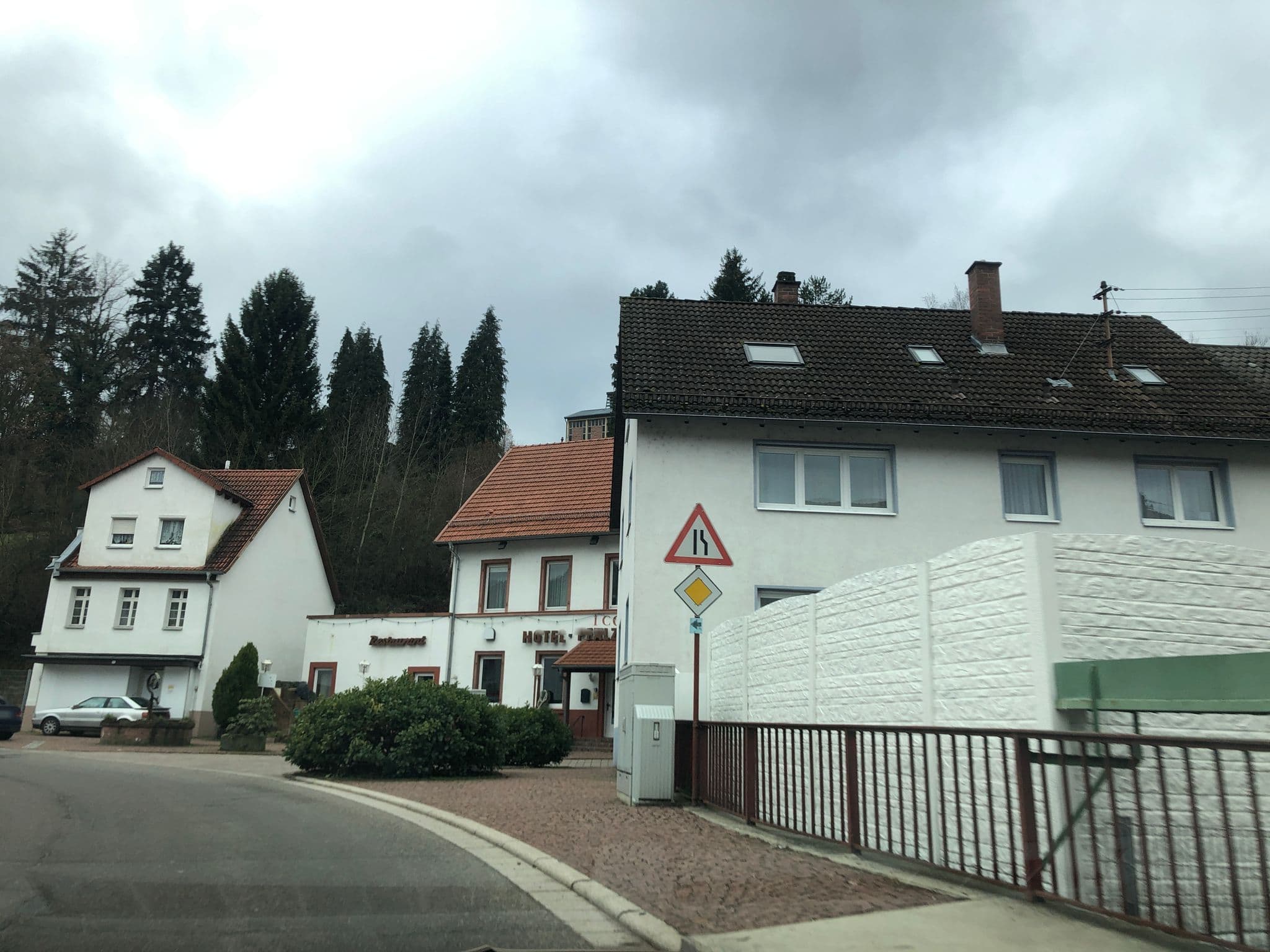 Street view near Pfälzer Hof, Schönau — © knistertoni (CC BY-SA · Mapillary)