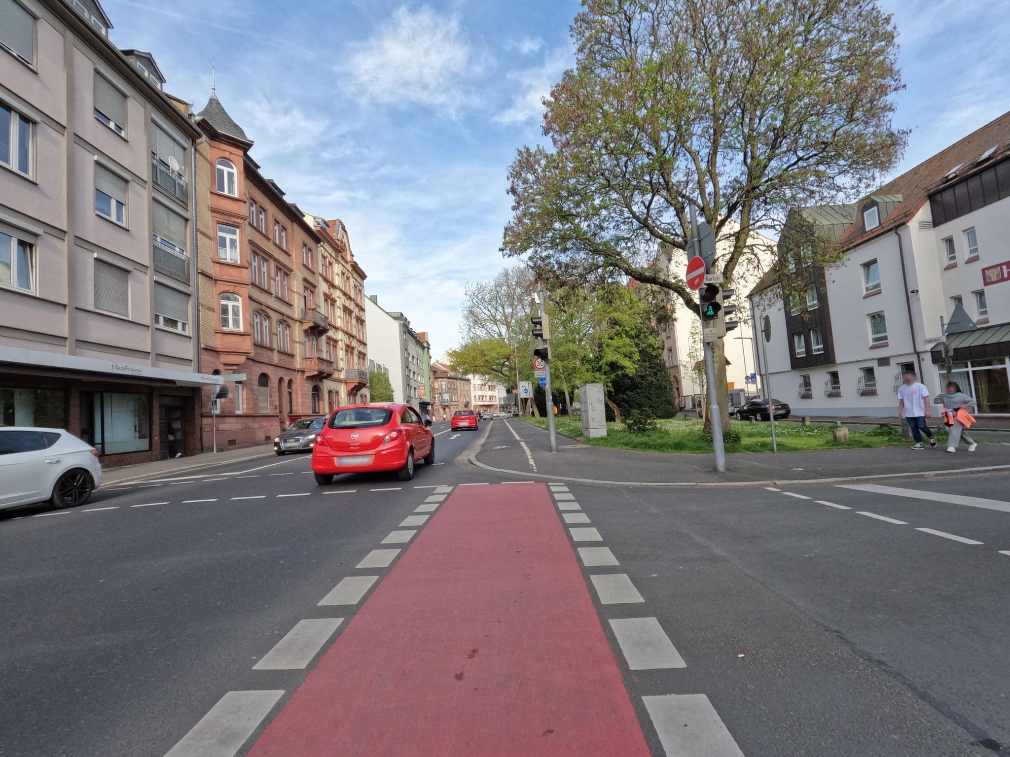 Street view near Zum Goldenen Ochsen, Aschaffenburg — © Velo63739 (CC BY-SA · Mapillary)