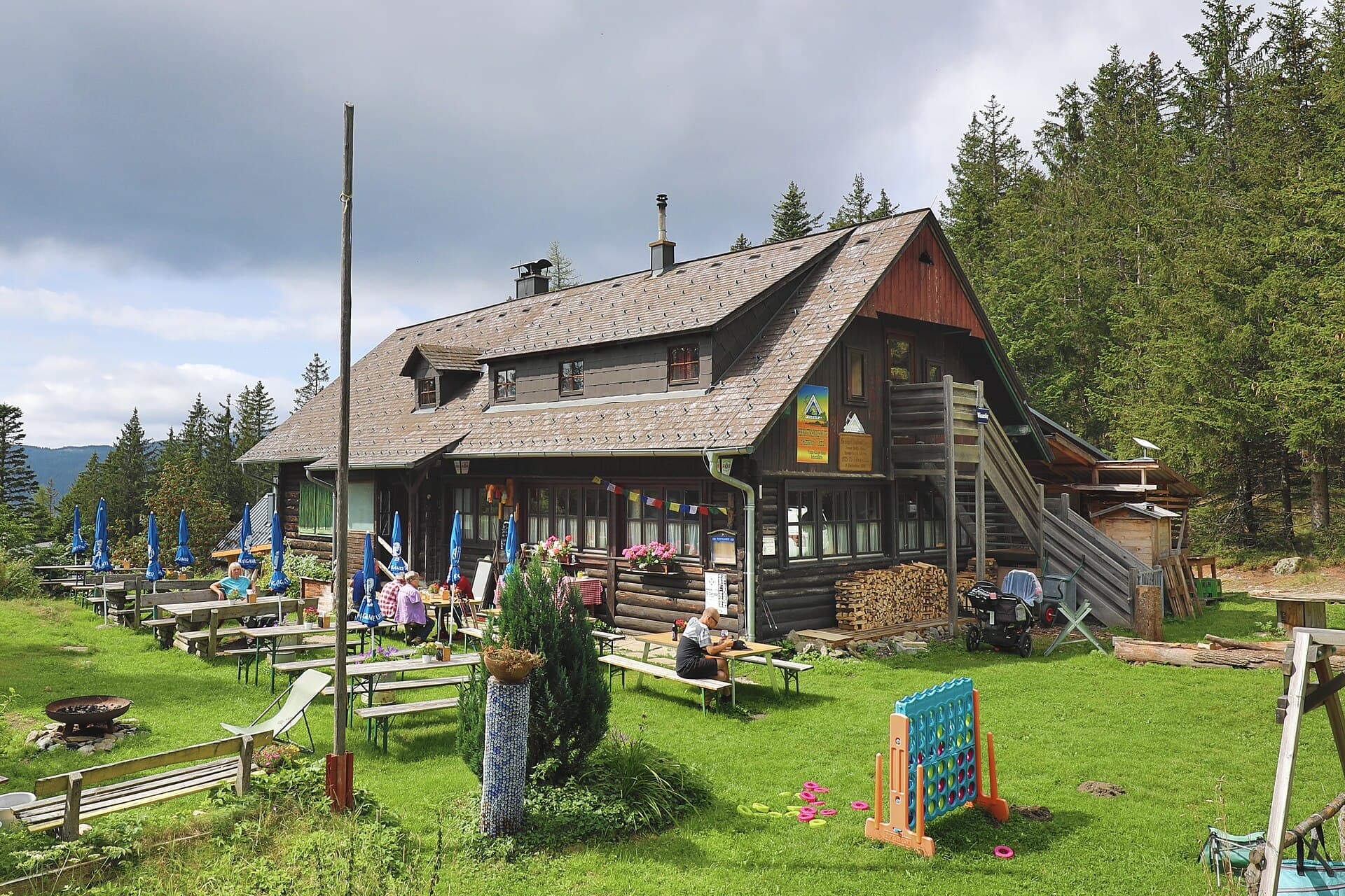 Herrgottschnitzerhütte (via Wikimedia Commons, CC BY-SA 4.0)
