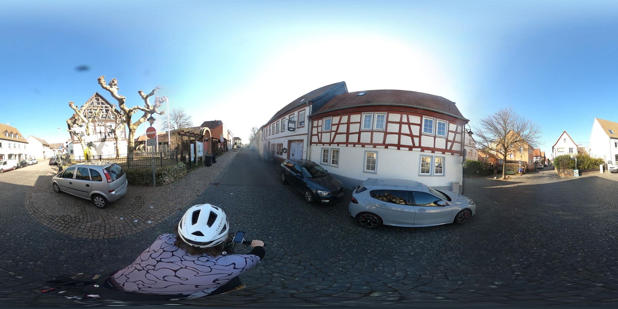 Street view near Tor zum Rheingau, Flörsheim — © Planungsgesellschaft_RV-K (CC BY-SA · Mapillary)