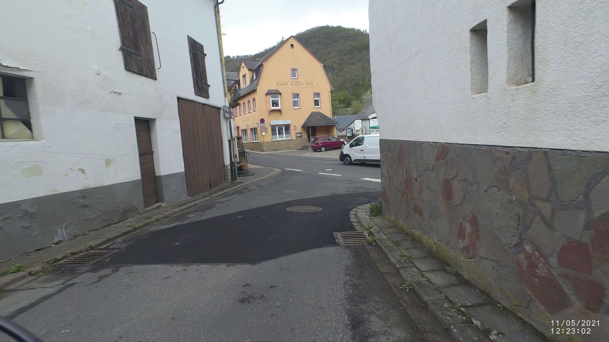 Street view near Hotel Ristorante Haus Löwenburg, Düngenheim — © VIA_CH (CC BY-SA · Mapillary)