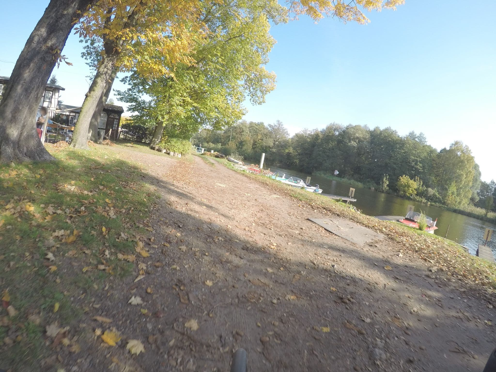 Street view near Zum weißen Schwan, Hohen Neuendorf — © kartonage (CC BY-SA · Mapillary)
