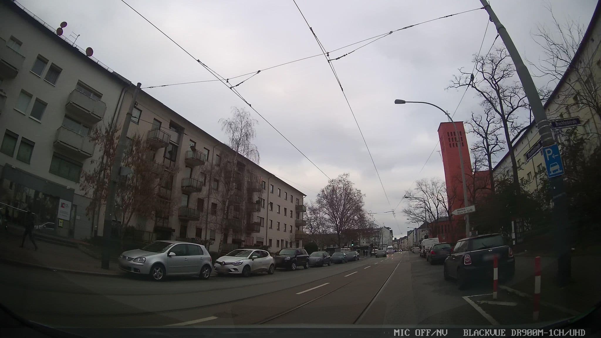 Street view near Hotel Niederrad, Niederrad — © chuck (CC BY-SA · Mapillary)