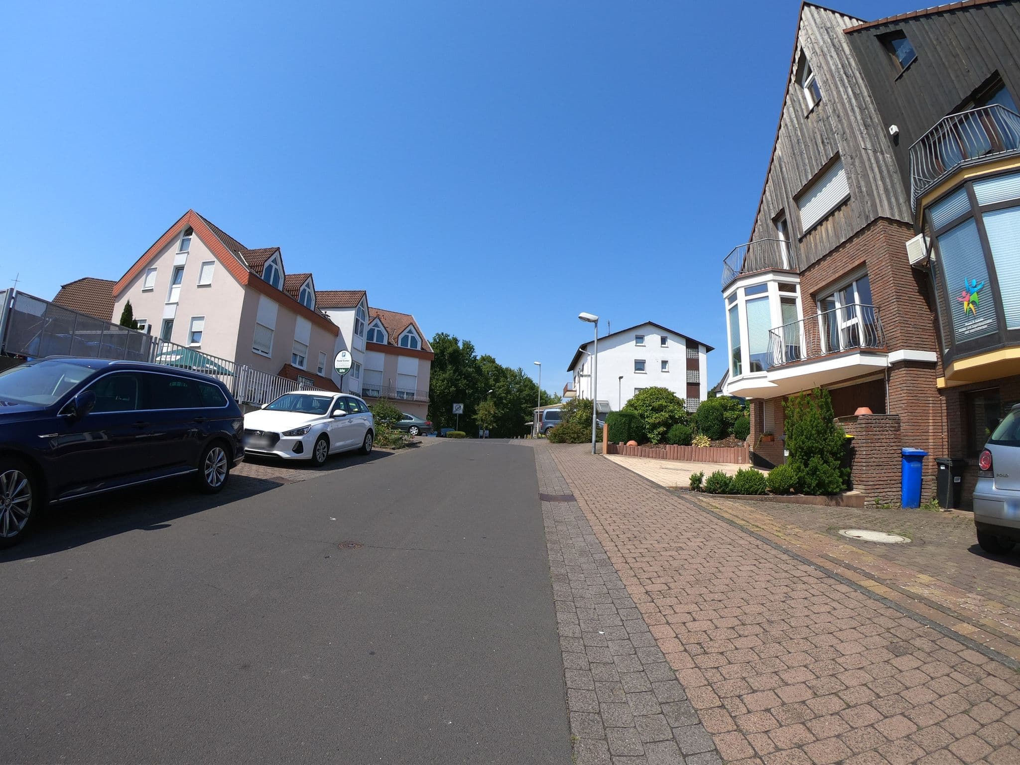 Street view near Hotel Esmer, Lollar — © grinninghamster (CC BY-SA · Mapillary)