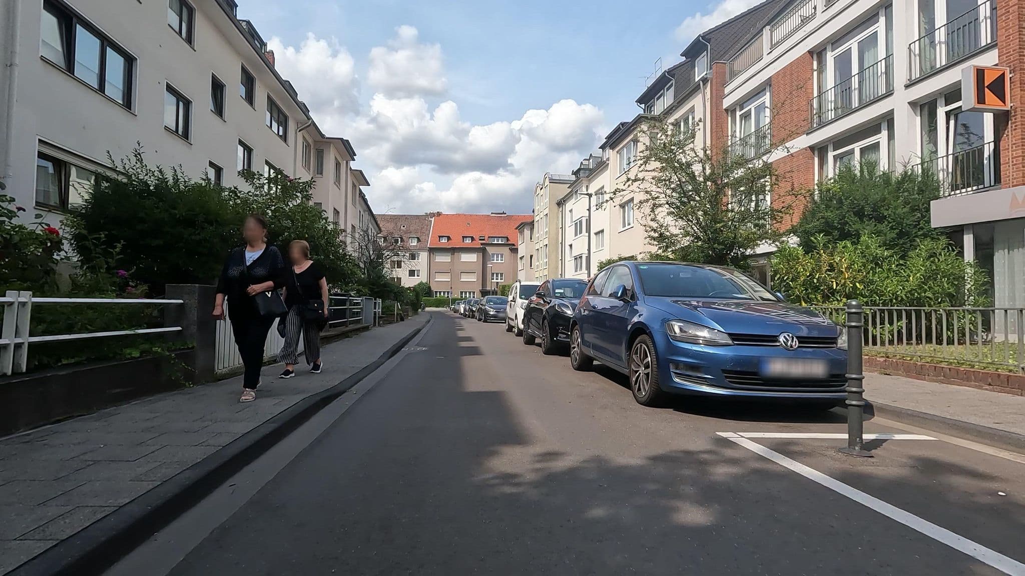 Street view near Messehotel Köln-Deutz, Deutz — © marccologne (CC BY-SA · Mapillary)