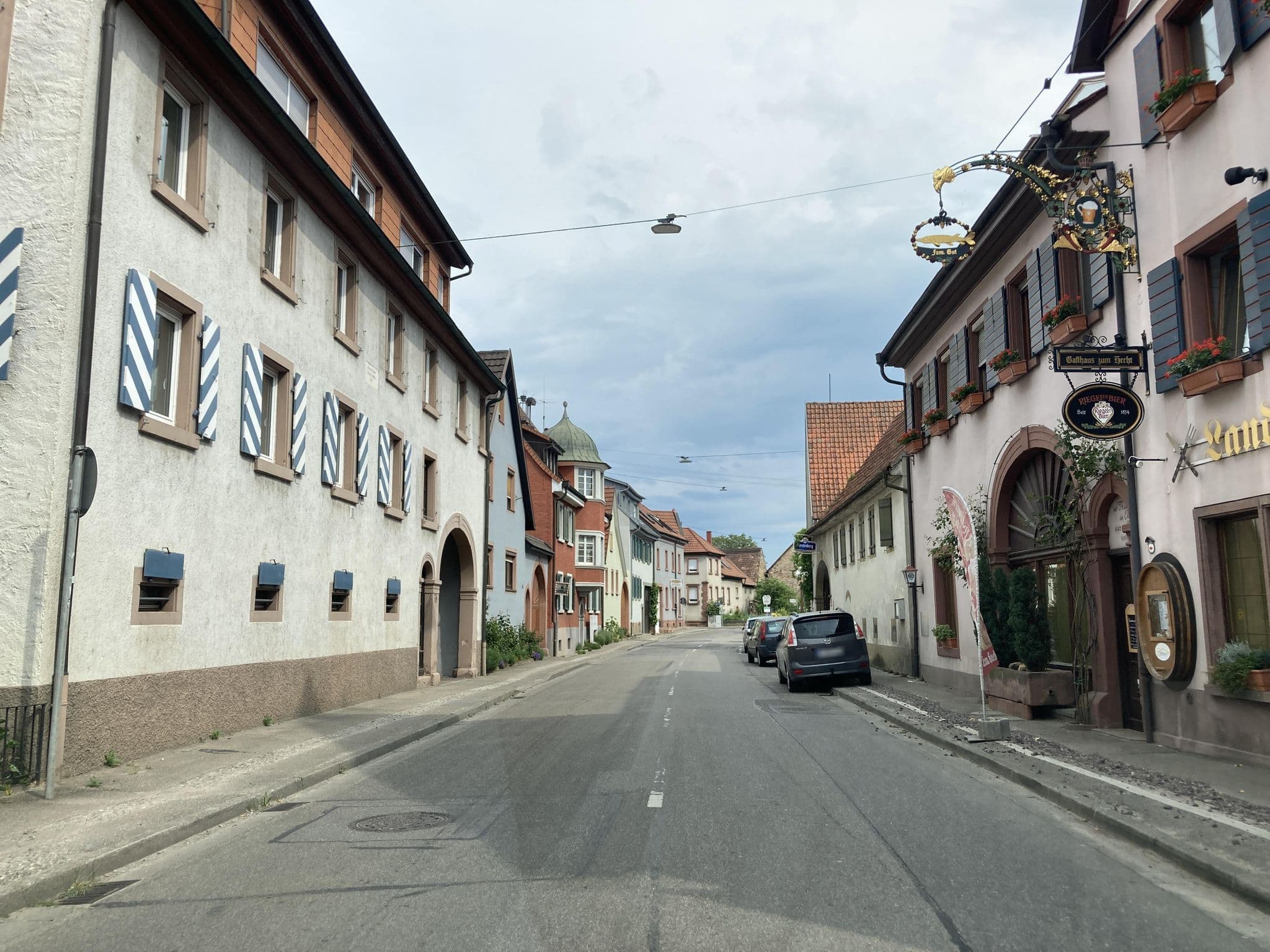 Street view near Zum Hecht, Bahlingen — © tasmaniadevil (CC BY-SA · Mapillary)