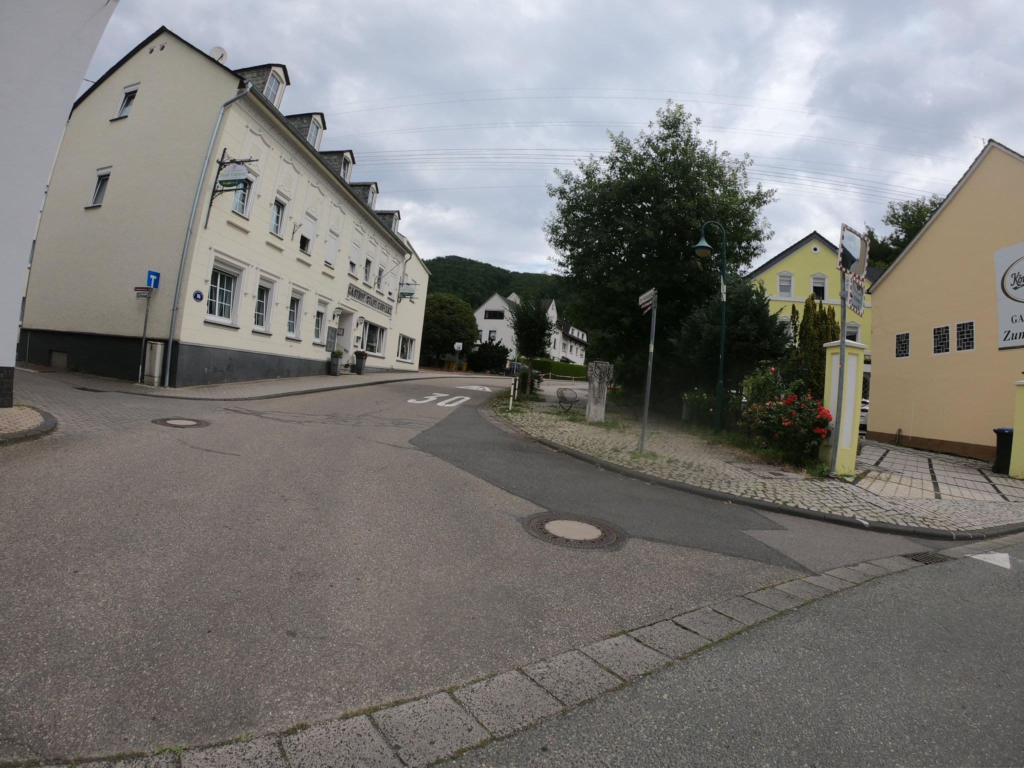 Street view near Stadt Coblenz, Fachbach — © bernd1960 (CC BY-SA · Mapillary)
