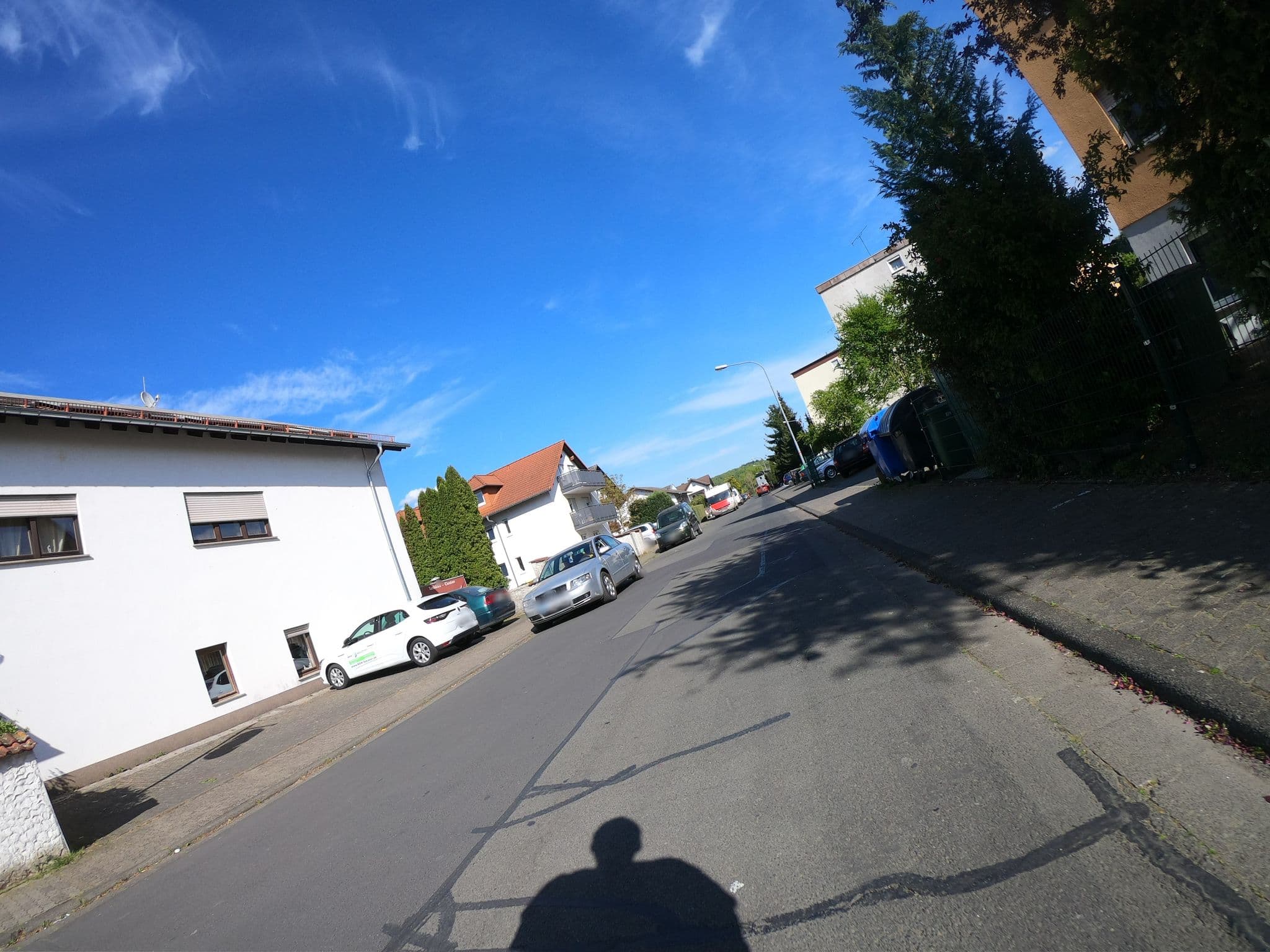 Street view near Privatzimmervermietung Lombardi, Reiskirchen — © grinninghamster (CC BY-SA · Mapillary)
