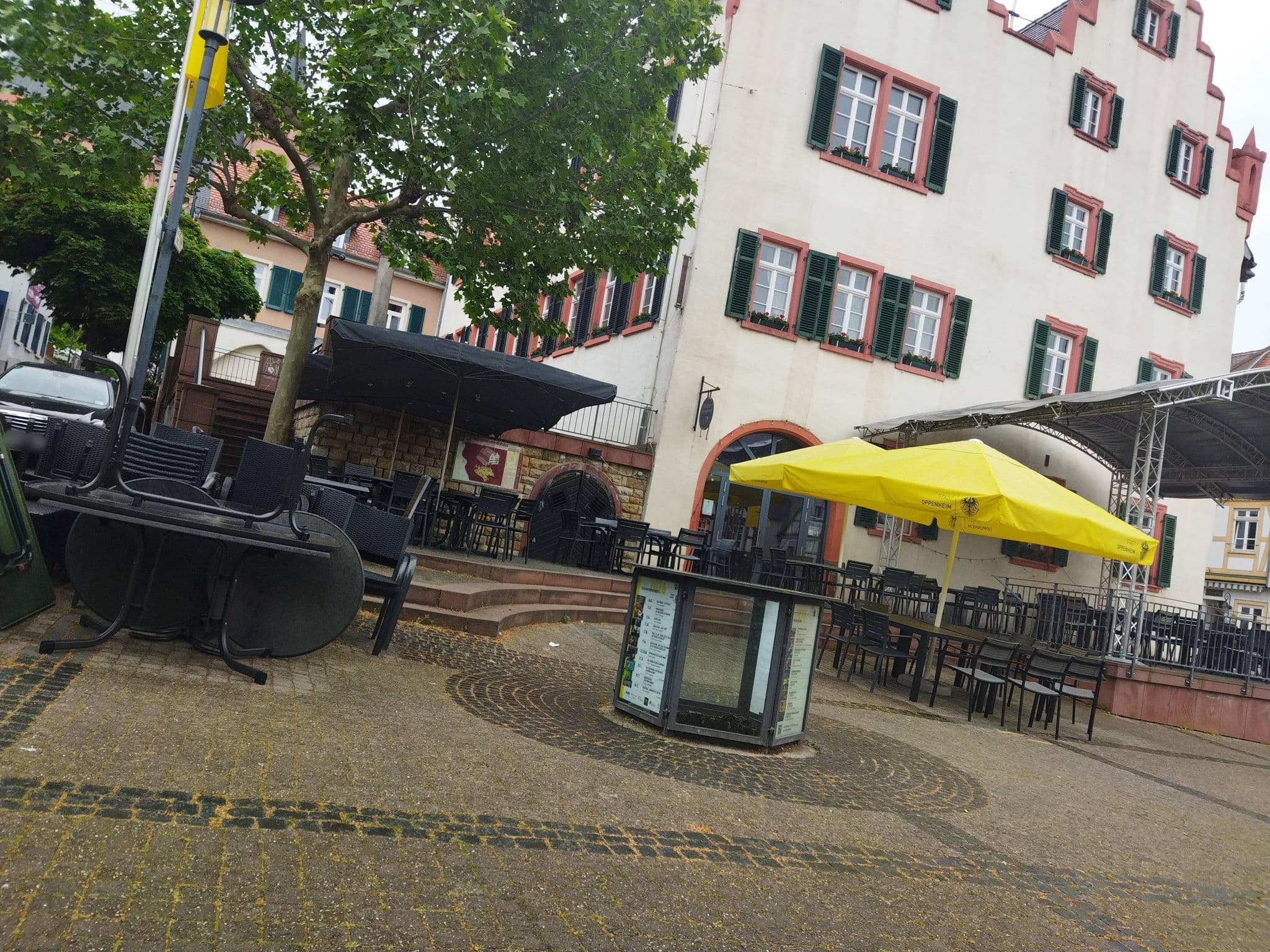 Street view near Gästehaus Schroeder, Oppenheim — © changchun1 (CC BY-SA · Mapillary)
