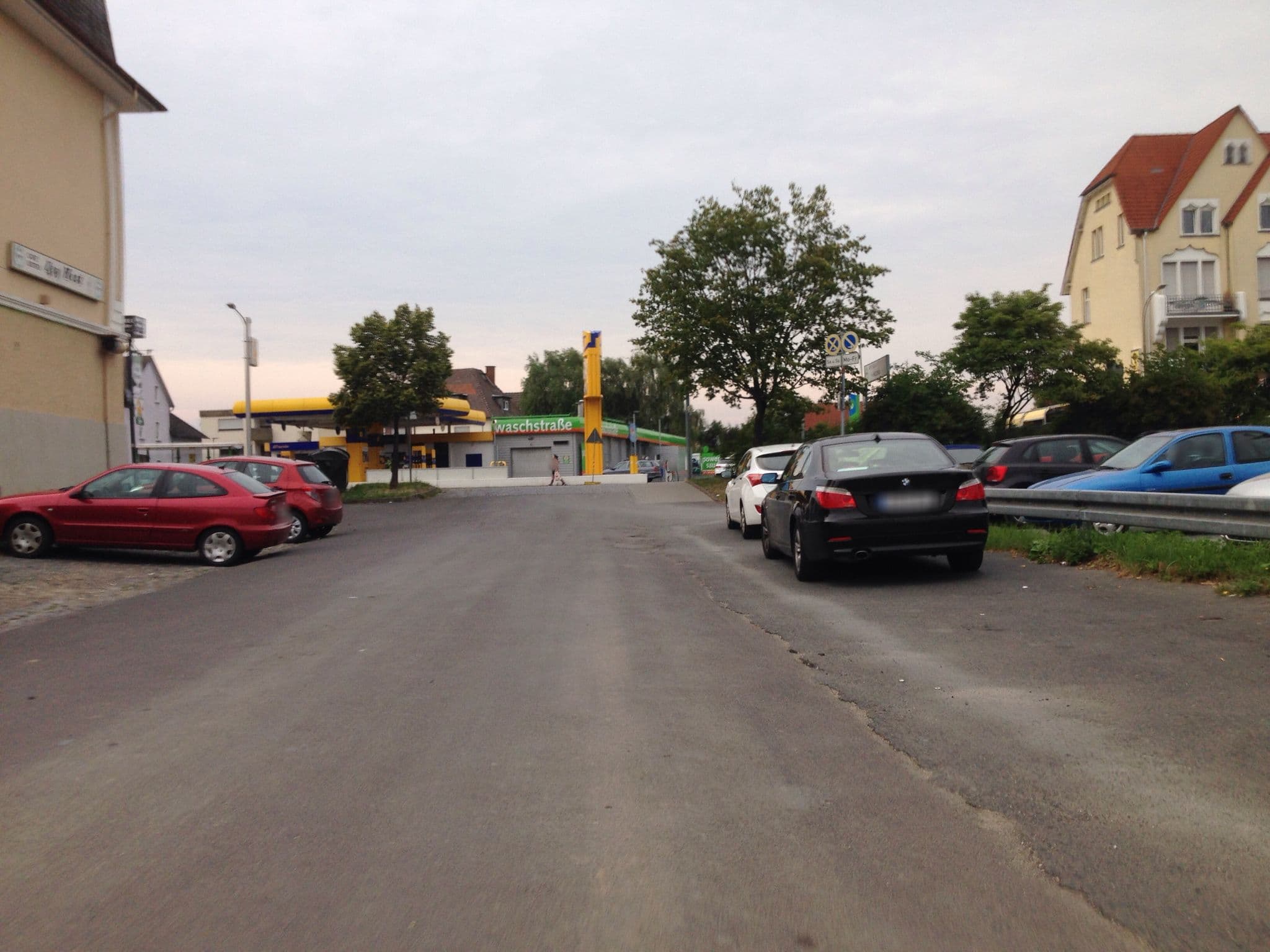 Street view near Pension an der Hessenhalle, Gießen — © troher15 (CC BY-SA · Mapillary)