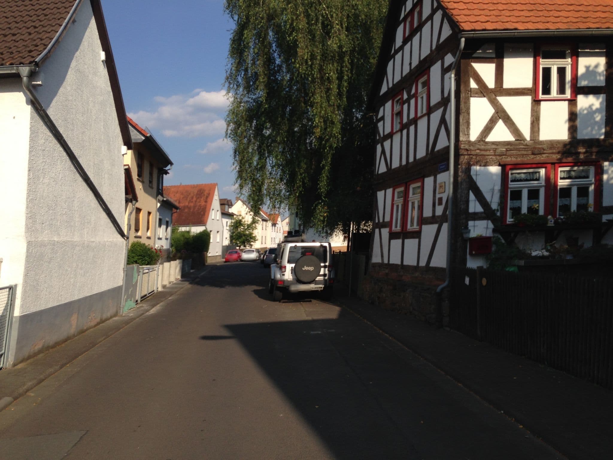 Street view near Gästehaus Nelly, Lollar — © troher15 (CC BY-SA · Mapillary)