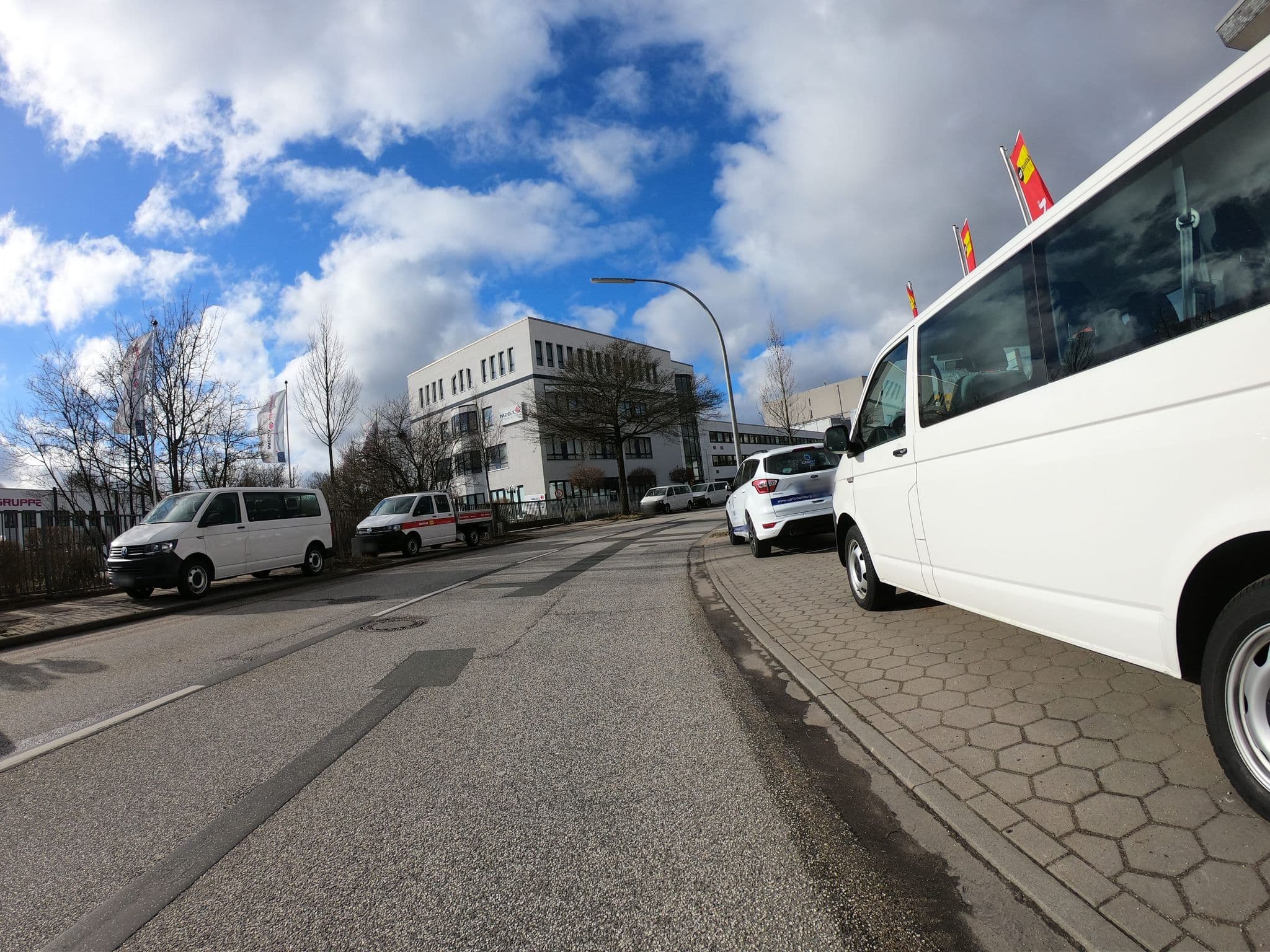 Street view near Arena Hostel Hamburg, Eidelstedt — © 2ce5345 (CC BY-SA · Mapillary)