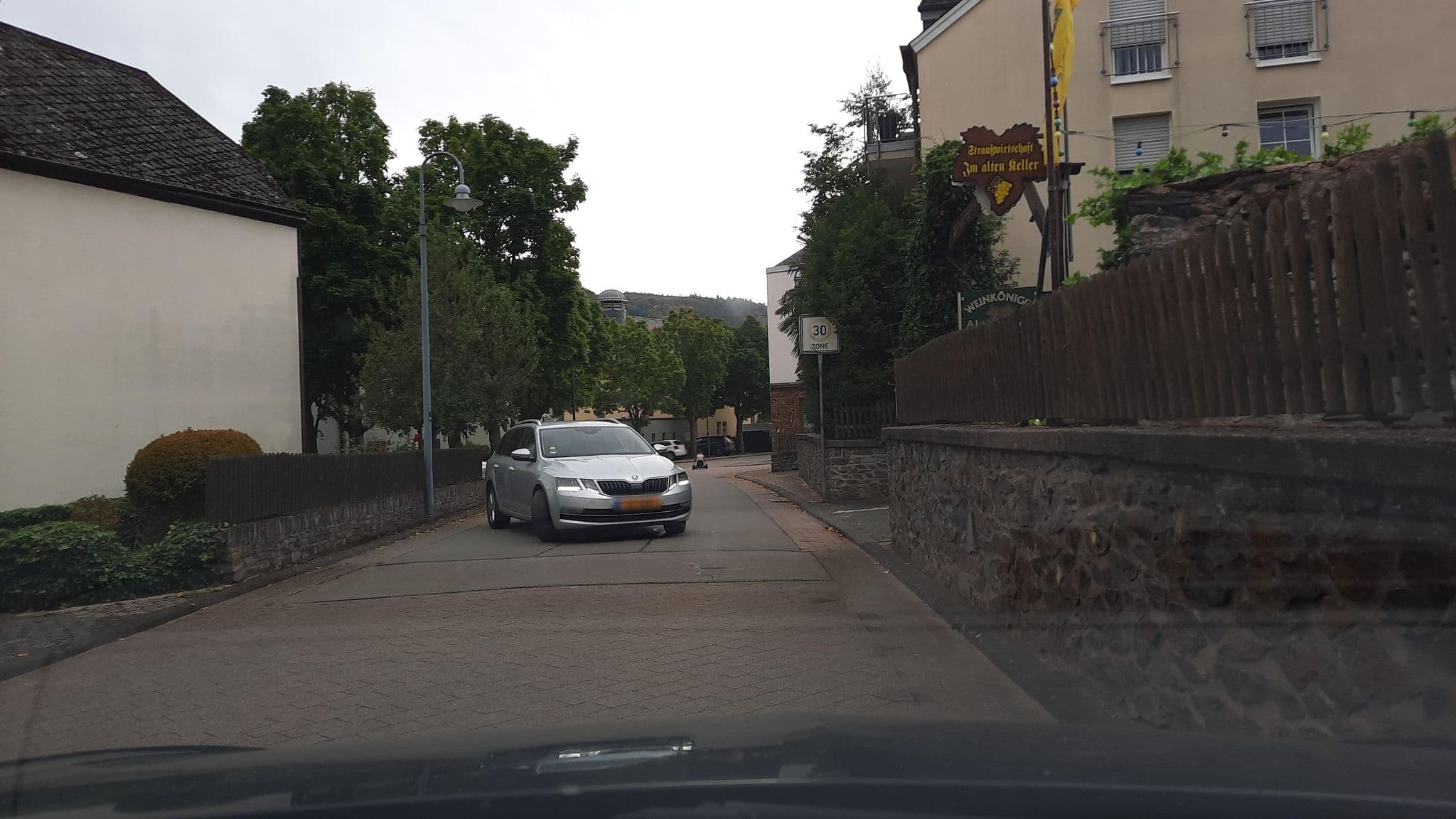 Street view near Weingut Schmittchens Klosterhof, Riol — © Lowiekse (CC BY-SA · Mapillary)