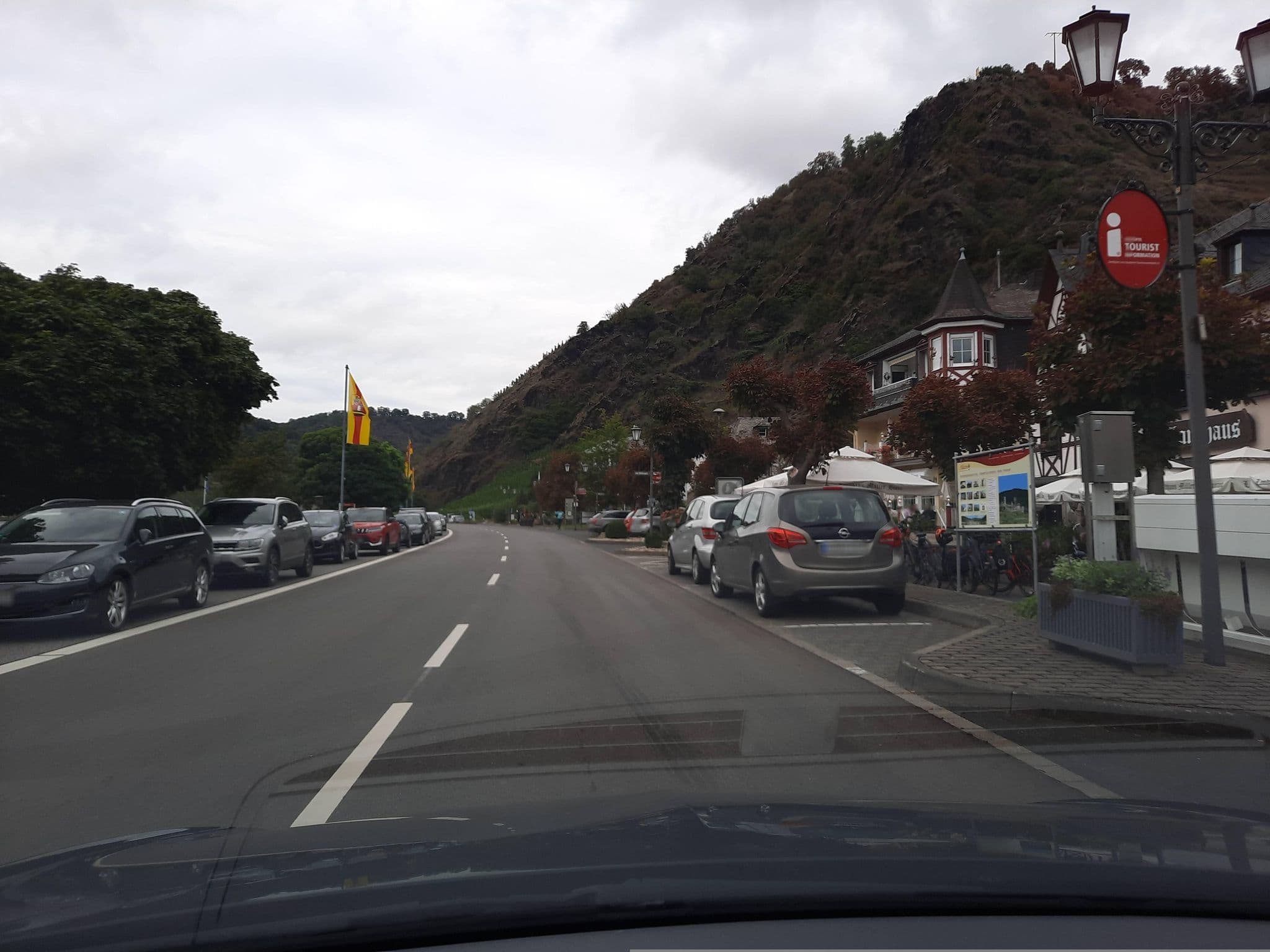 Street view near Hotel Garni Moselblick, Oberfell — © Lowiekse (CC BY-SA · Mapillary)
