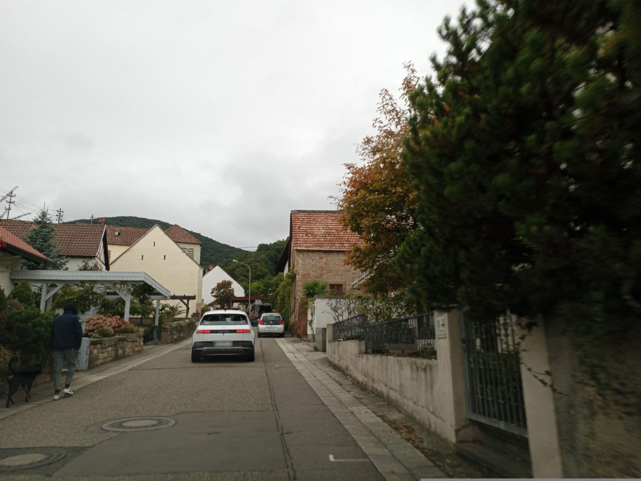 Street view near Gästehaus Schlossblick, Maikammer — © atze02 (CC BY-SA · Mapillary)