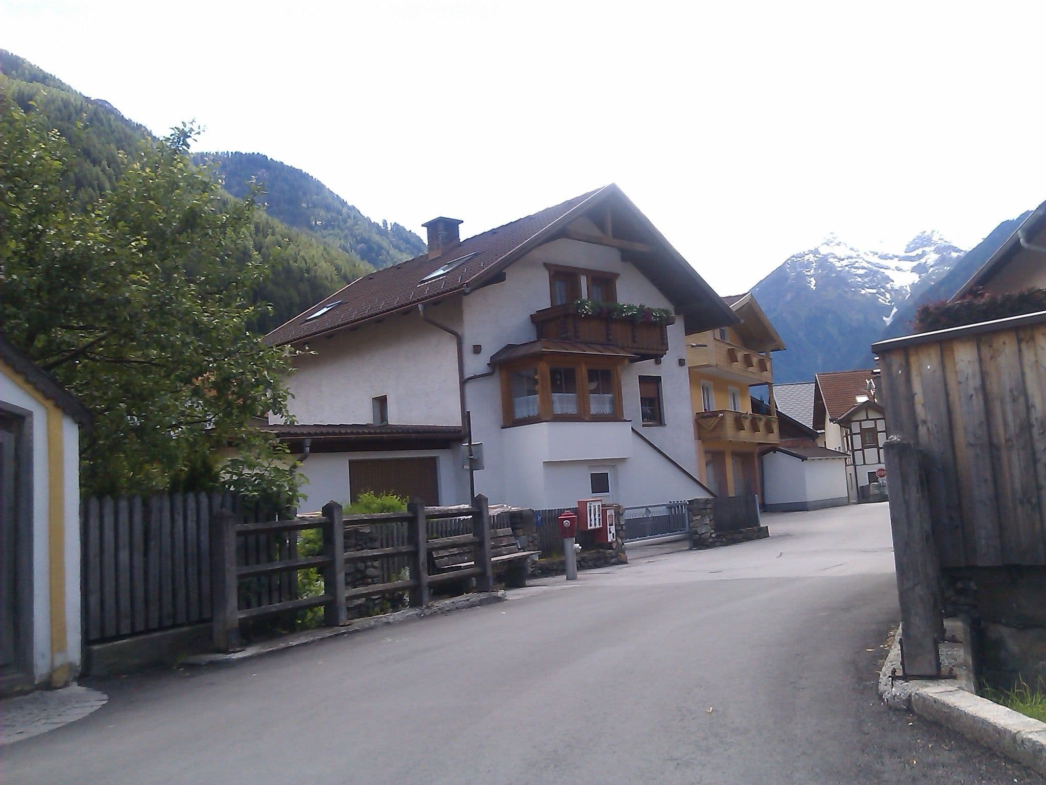 Street view near Gästehause Albin Plangger, Pfunds — © changchun1 (CC BY-SA · Mapillary)