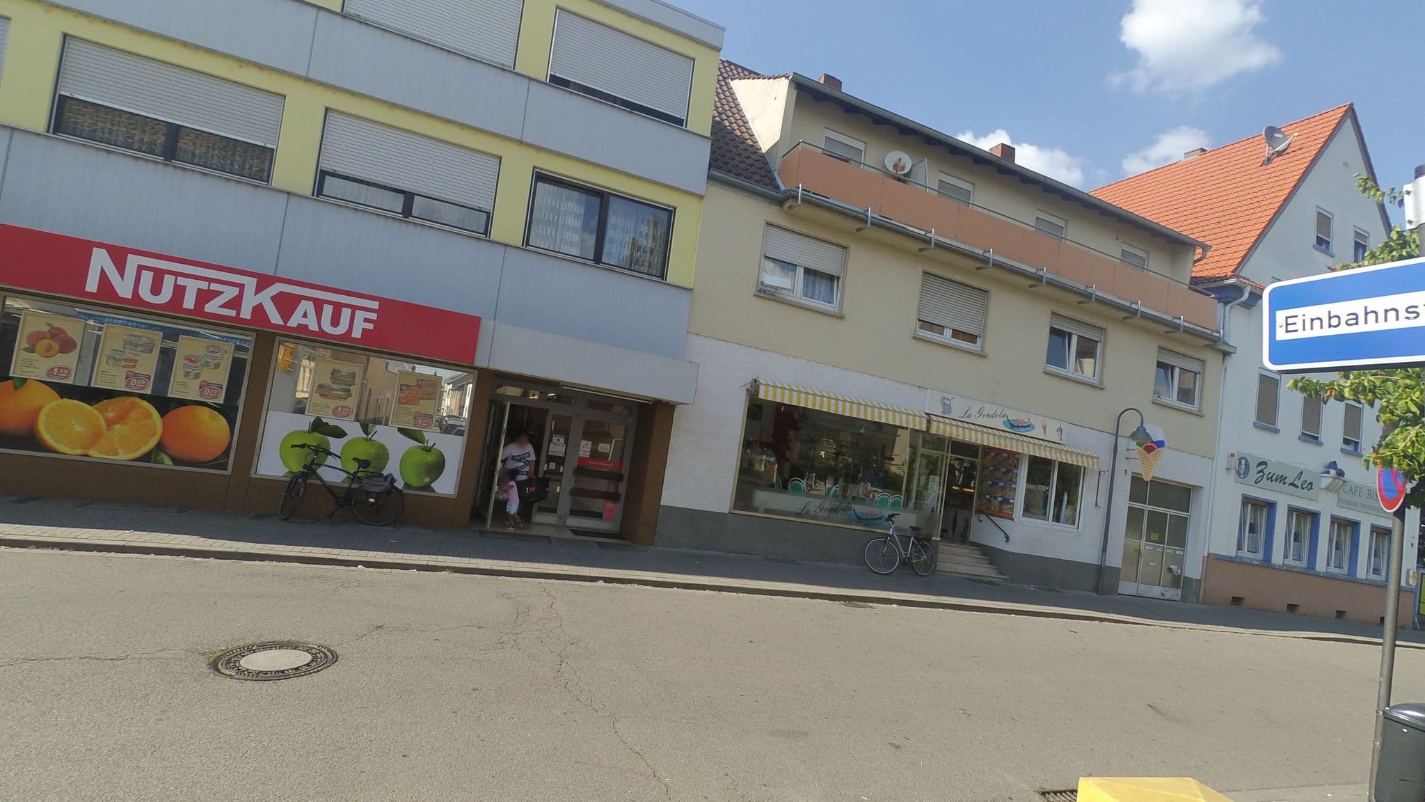 Street view near Bistro zum Leo, Frankenthal — © wegavision (CC BY-SA · Mapillary)