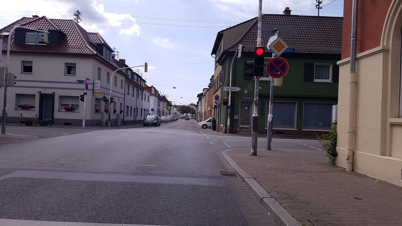 Street view near Pension Zur Sonne, Frankenthal — © changchun1 (CC BY-SA · Mapillary)