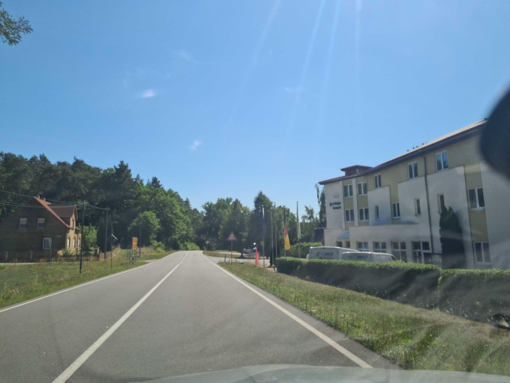 Street view near Heidehotel Lubast, Kemberg — © dsmm (CC BY-SA · Mapillary)