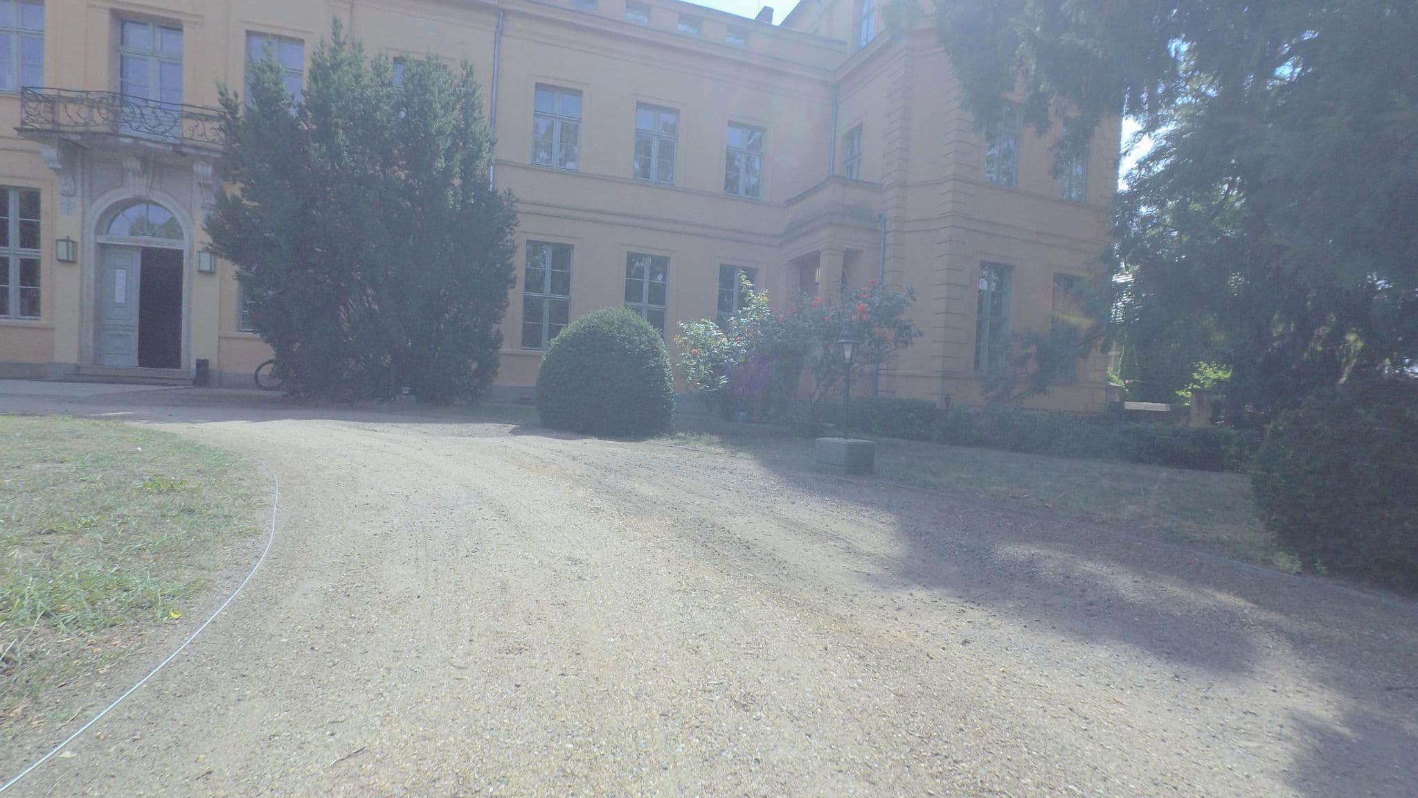 Street view near Schloss Ziethen Hotel, Kremmen — © britiger (CC BY-SA · Mapillary)