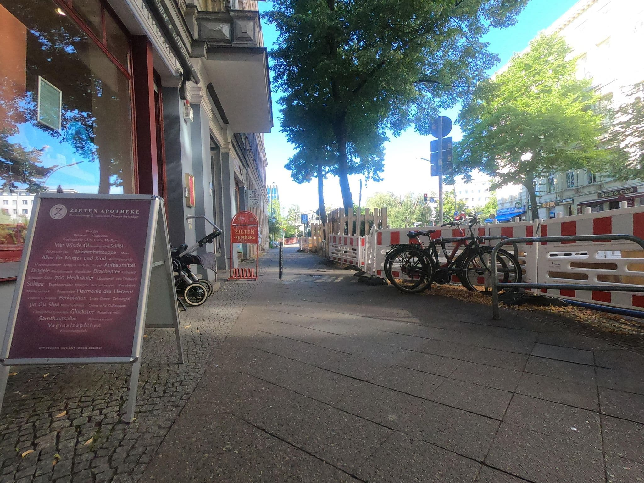Street view near Grand Hostel Berlin Classic, Kreuzberg — © carlheinz (CC BY-SA · Mapillary)