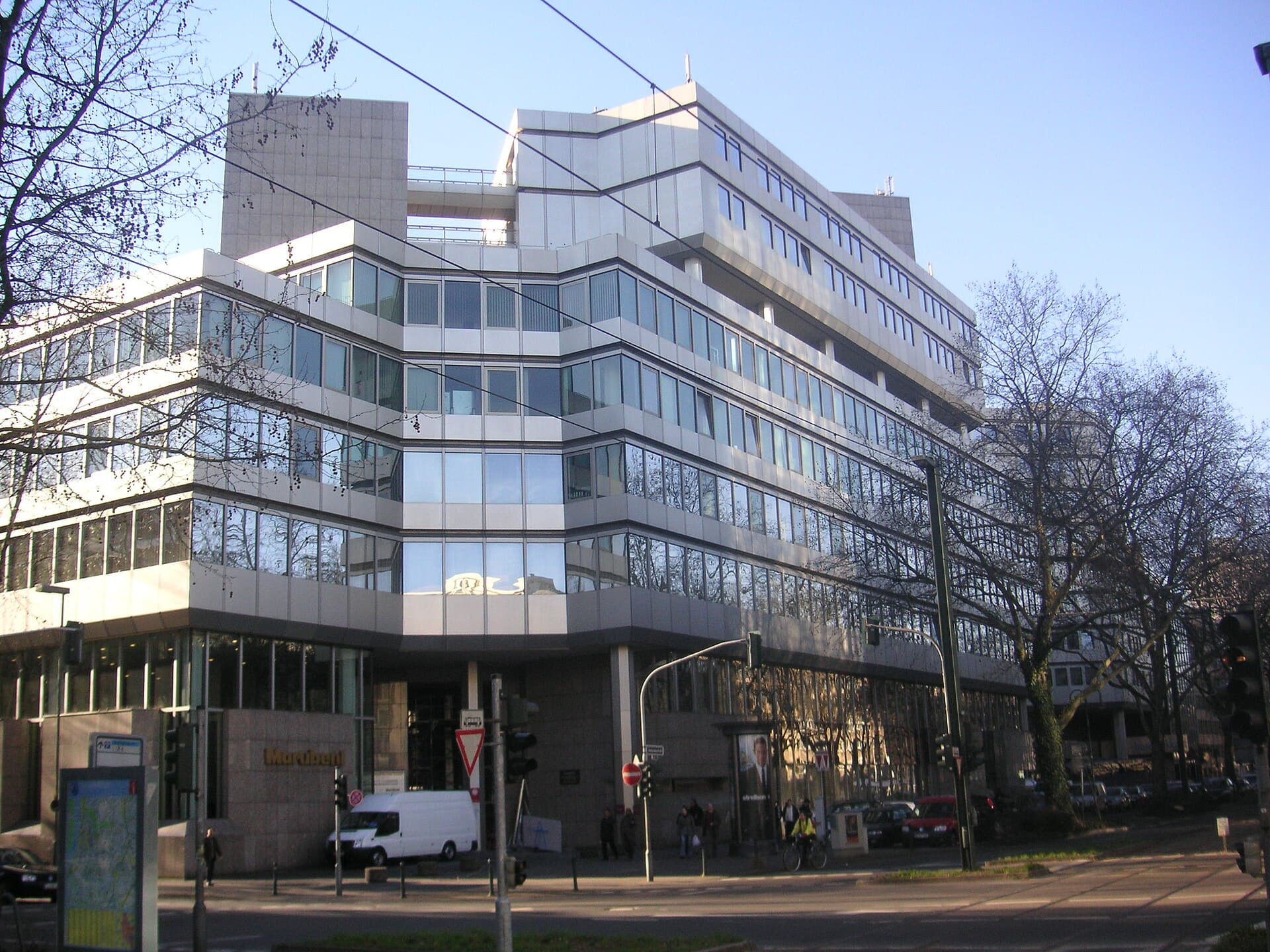Clayton Hotel Düsseldorf (via Wikimedia Commons, CC BY-SA 3.0)