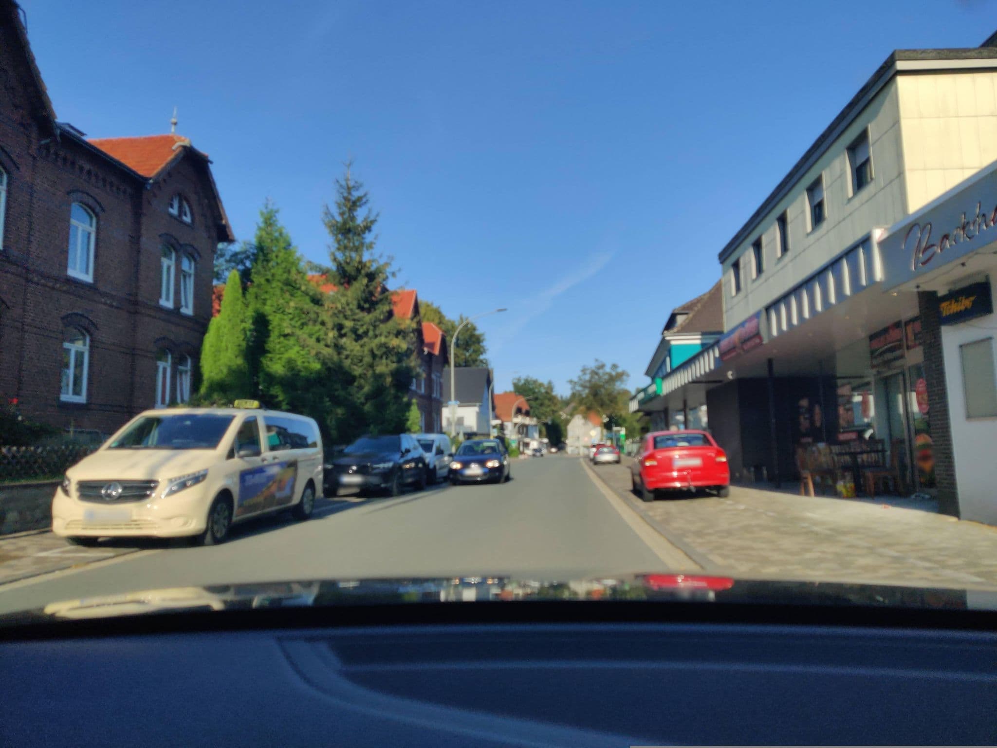 Street view near Hotel Pension Mertens, Altenbeken — © amenophis (CC BY-SA · Mapillary)