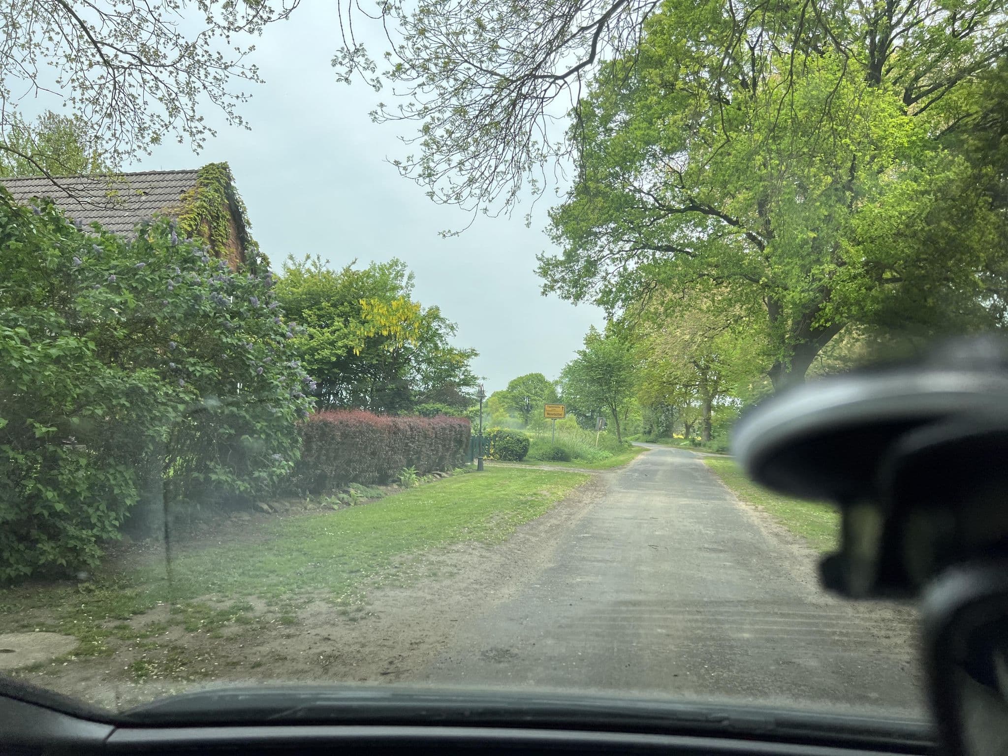 Street view near Auf'm Holm, Albersdorf — © robffm (CC BY-SA · Mapillary)