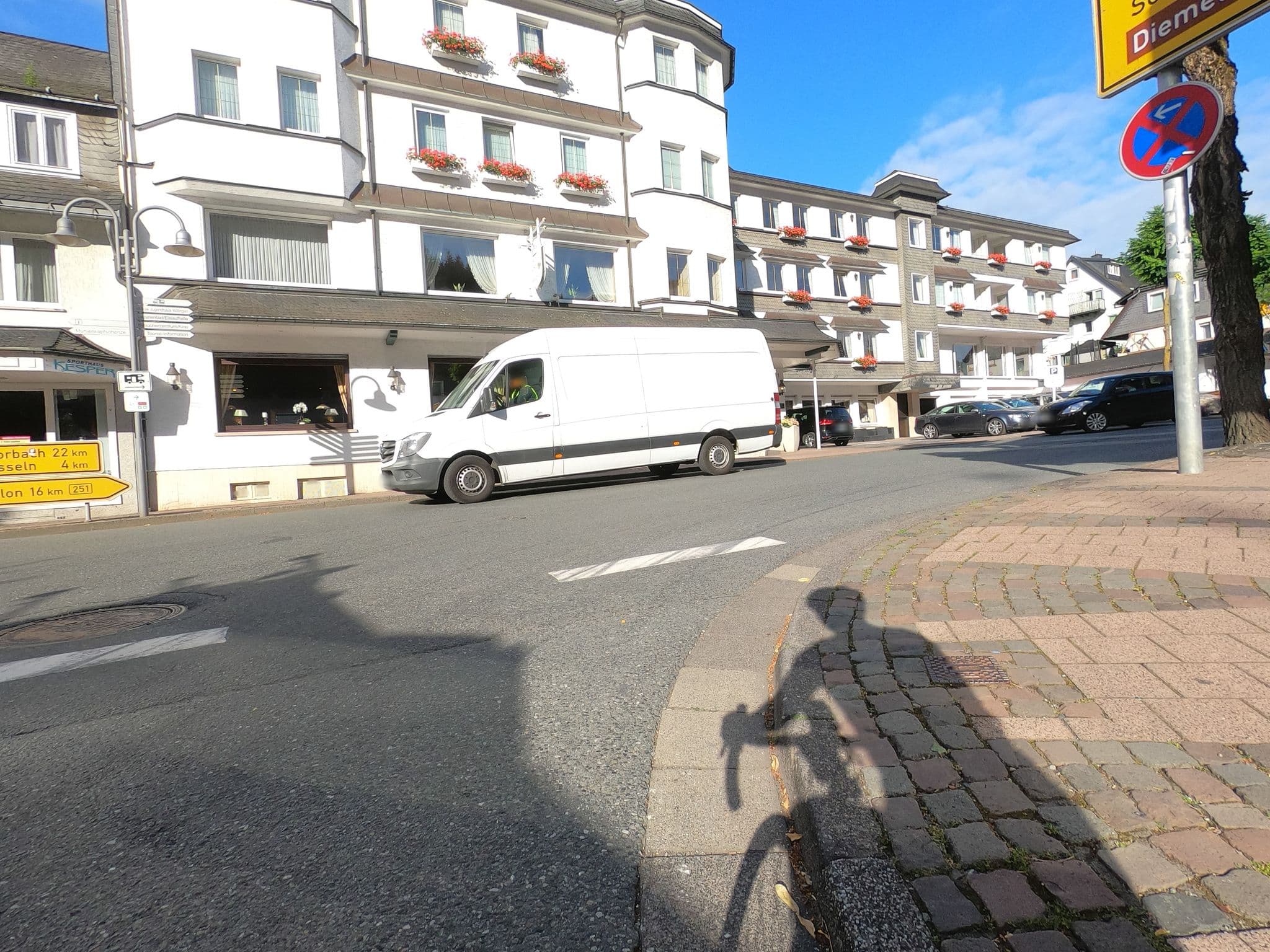 Street view near Hotel Fürst von Waldeck, Willingen — © thedutchcyclist (CC BY-SA · Mapillary)