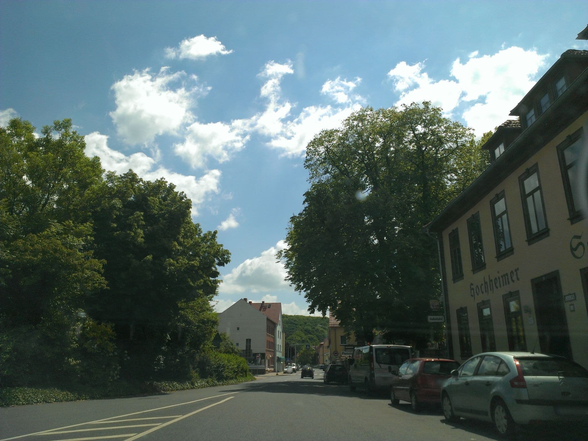 Street view near Hochheimer Schlösschen, Erfurt — © codingdachs (CC BY-SA · Mapillary)
