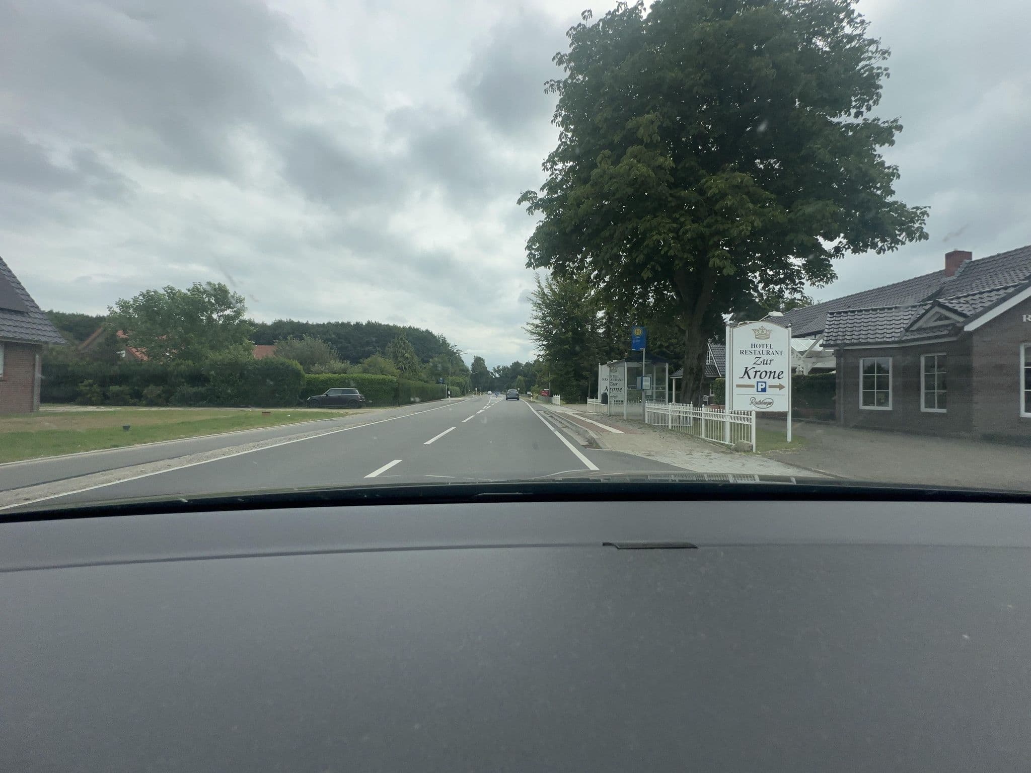 Street view near Hotel und Restaurant "Zur Krone", Geeste — © brunsben (CC BY-SA · Mapillary)