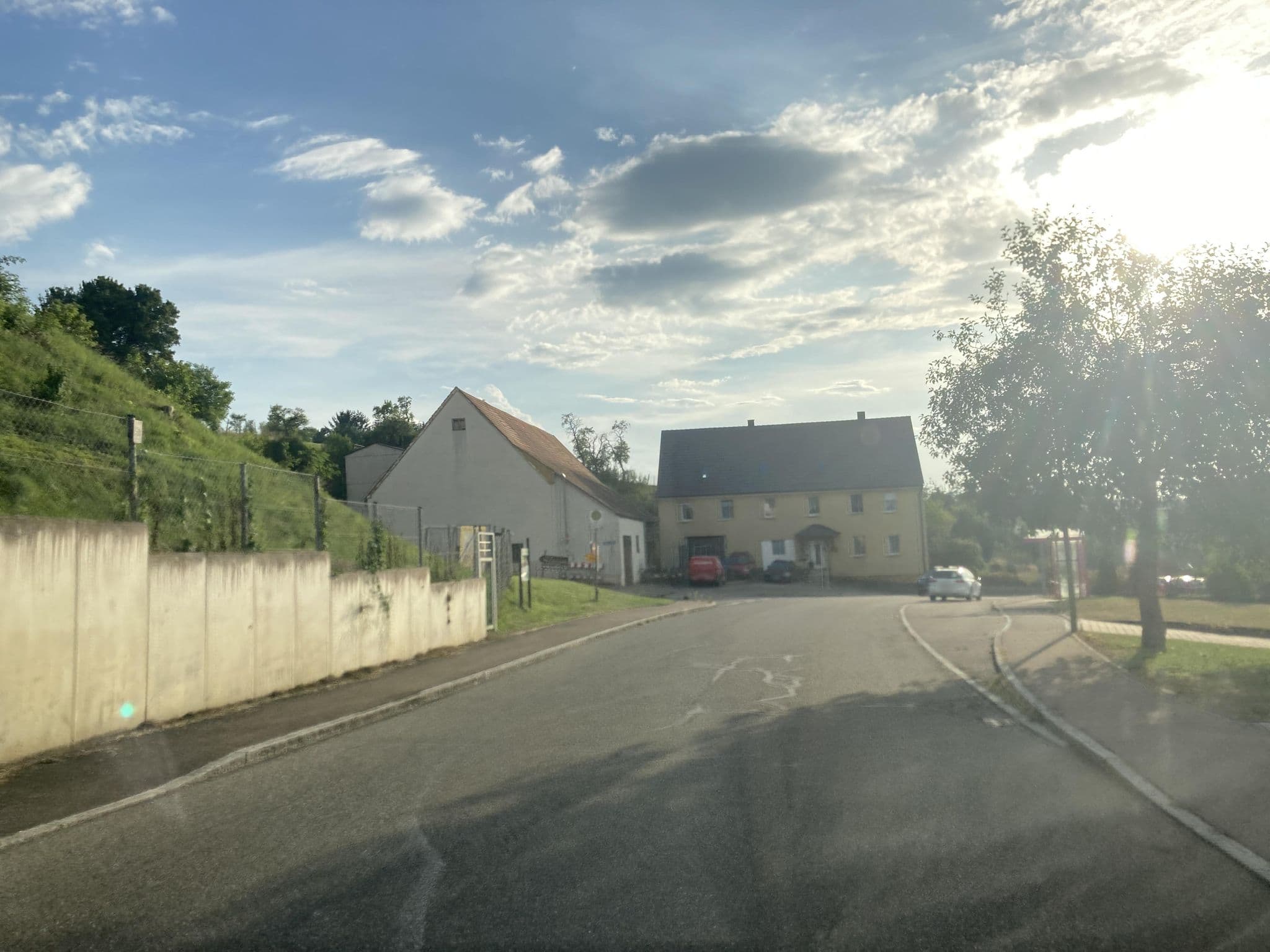 Street view near Burg Katzenstein, Dischingen — © tasmaniadevil (CC BY-SA · Mapillary)
