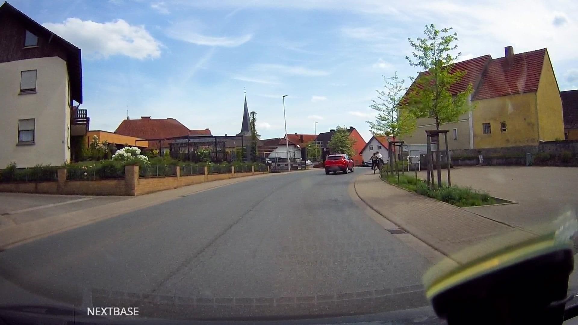 Street view near Parkplatz Bamberger Straße - Schlüsselfeld, Schlüsselfeld — © derlipper (CC BY-SA · Mapillary)