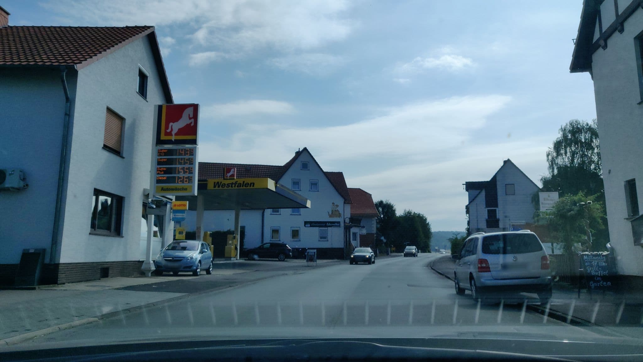 Street view near Gasthaus Zorn, Bad Wildungen — © schmidt91 (CC BY-SA · Mapillary)