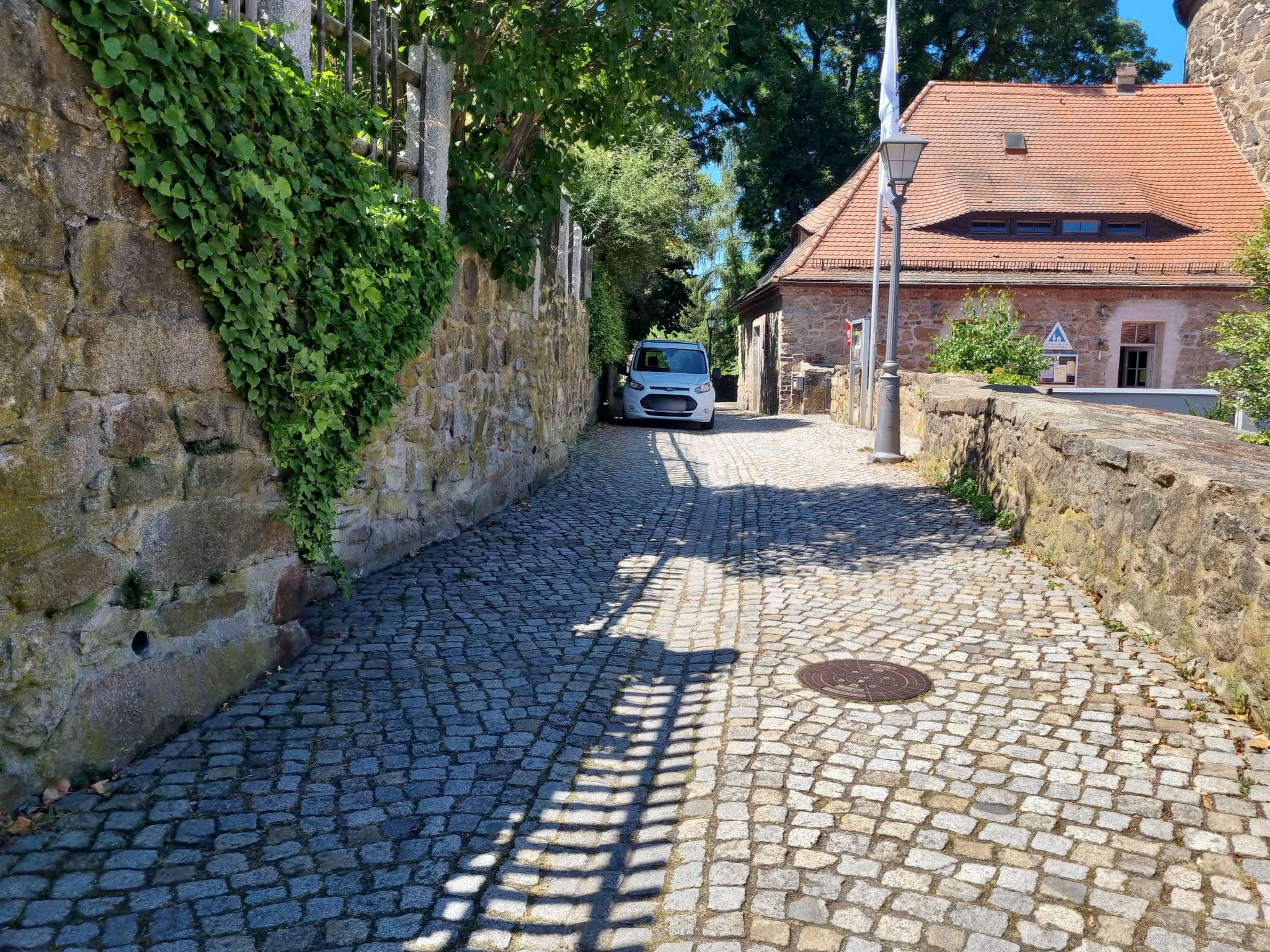 Street view near Jugendherberge Bautzen "Gerberbastei", Bautzen — © dsmm (CC BY-SA · Mapillary)