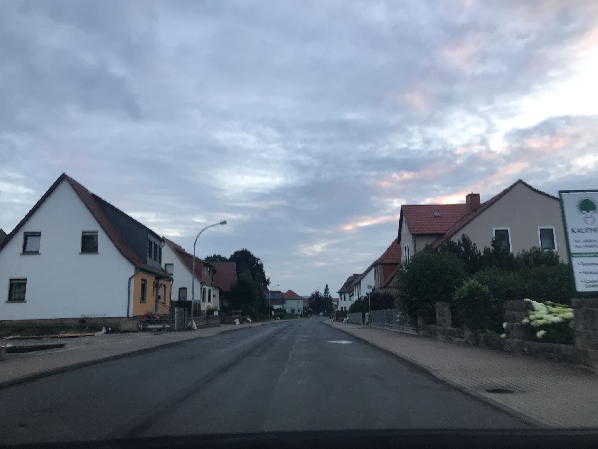 Street view near Pension Henkel, Niederorschel — © saschahaberkorn (CC BY-SA · Mapillary)