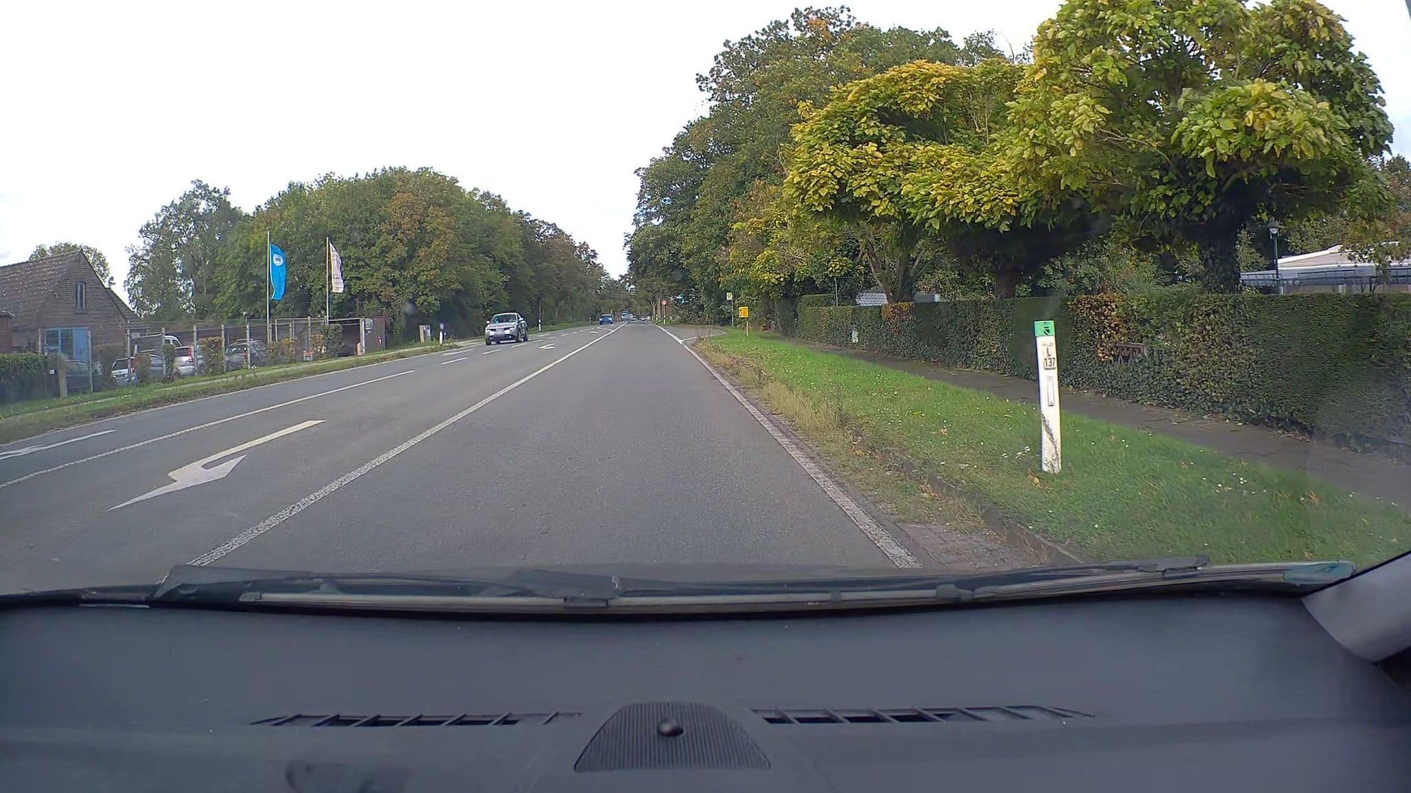 Street view near Hotel Omega, Rheinberg — © poxonline (CC BY-SA · Mapillary)