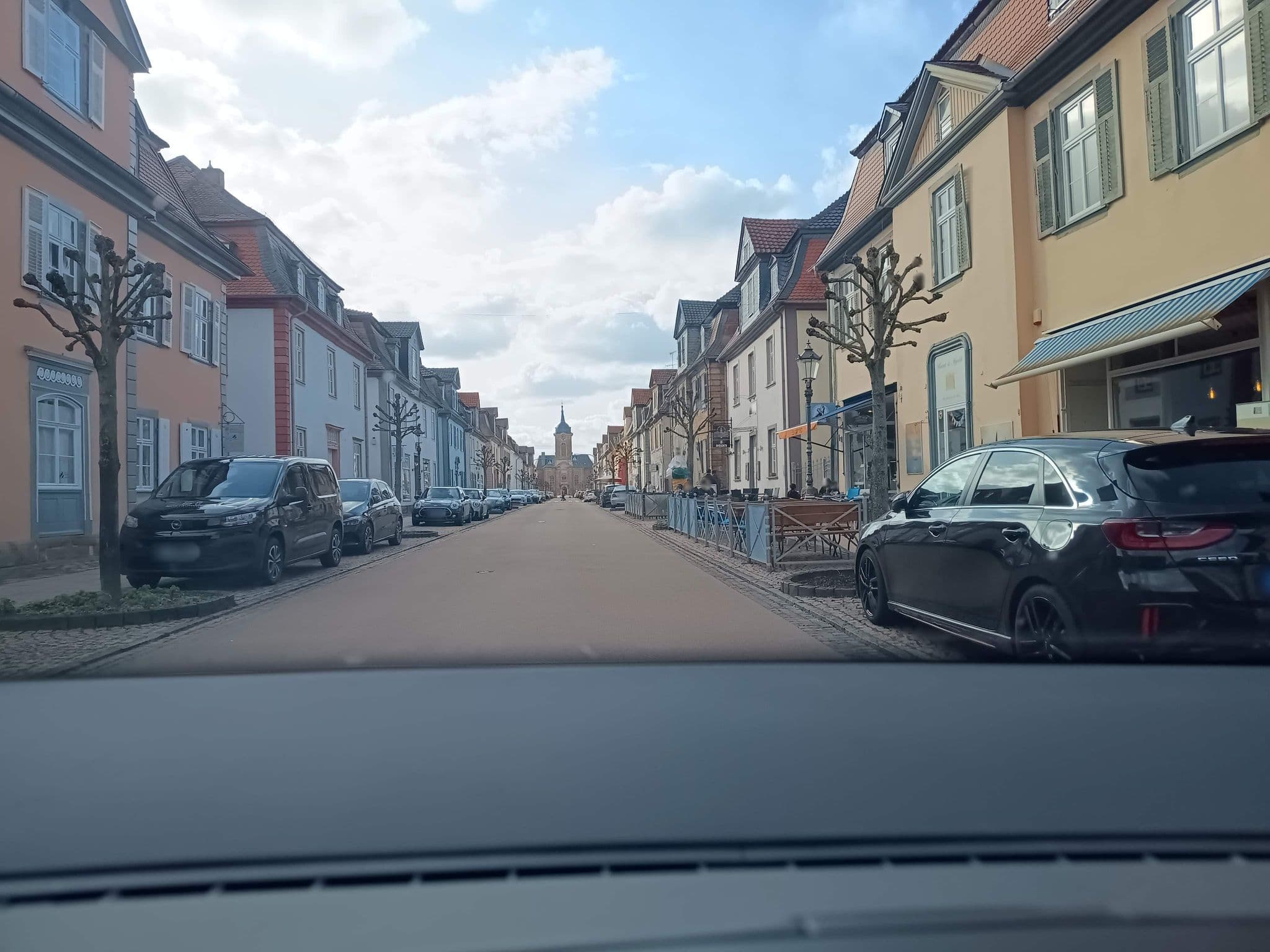 Street view near Zum Holländer Hof, Bad Arolsen — © zuse (CC BY-SA · Mapillary)