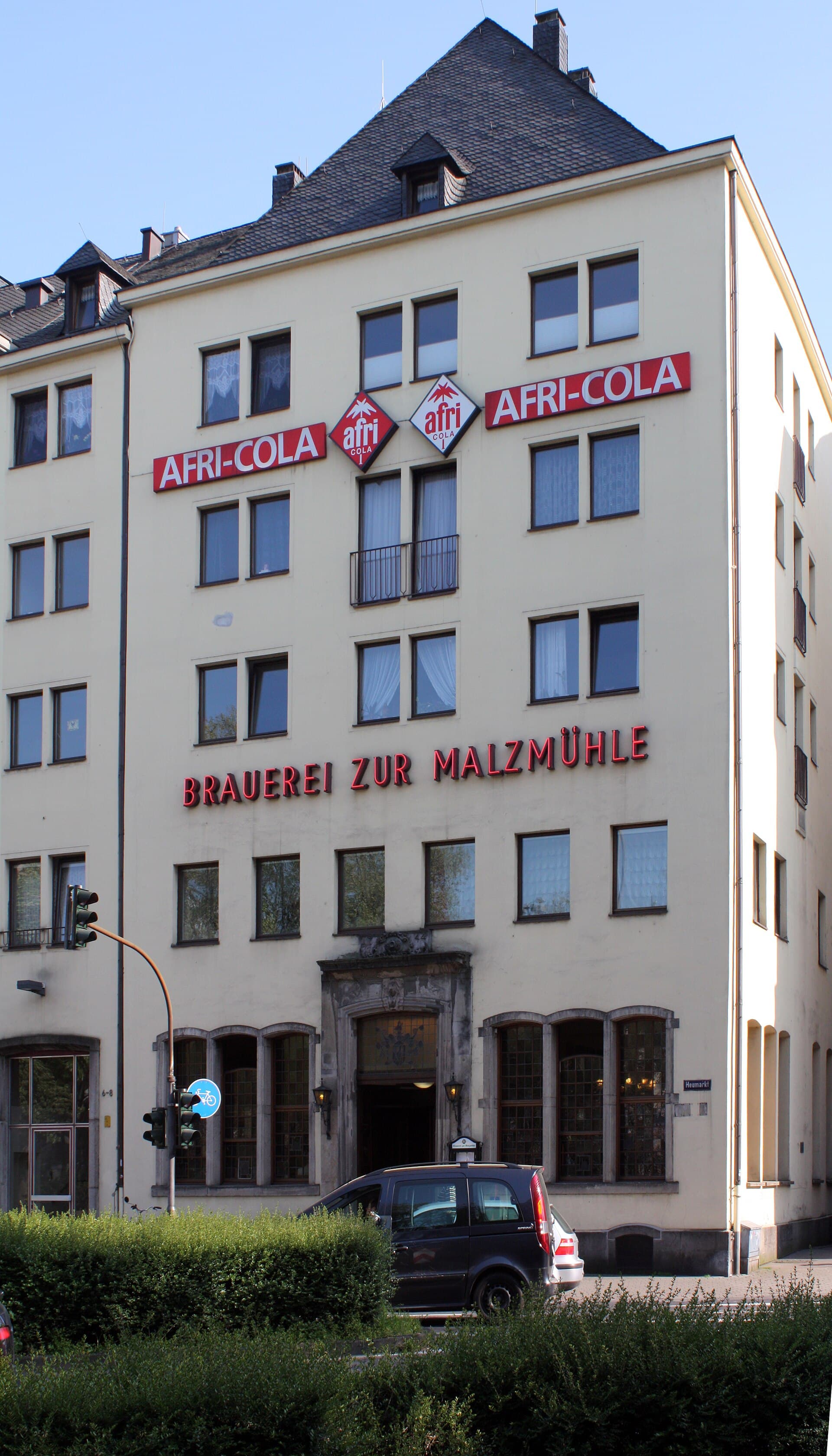 Hotel zur Malzmühle (via Wikimedia Commons, CC BY 3.0)