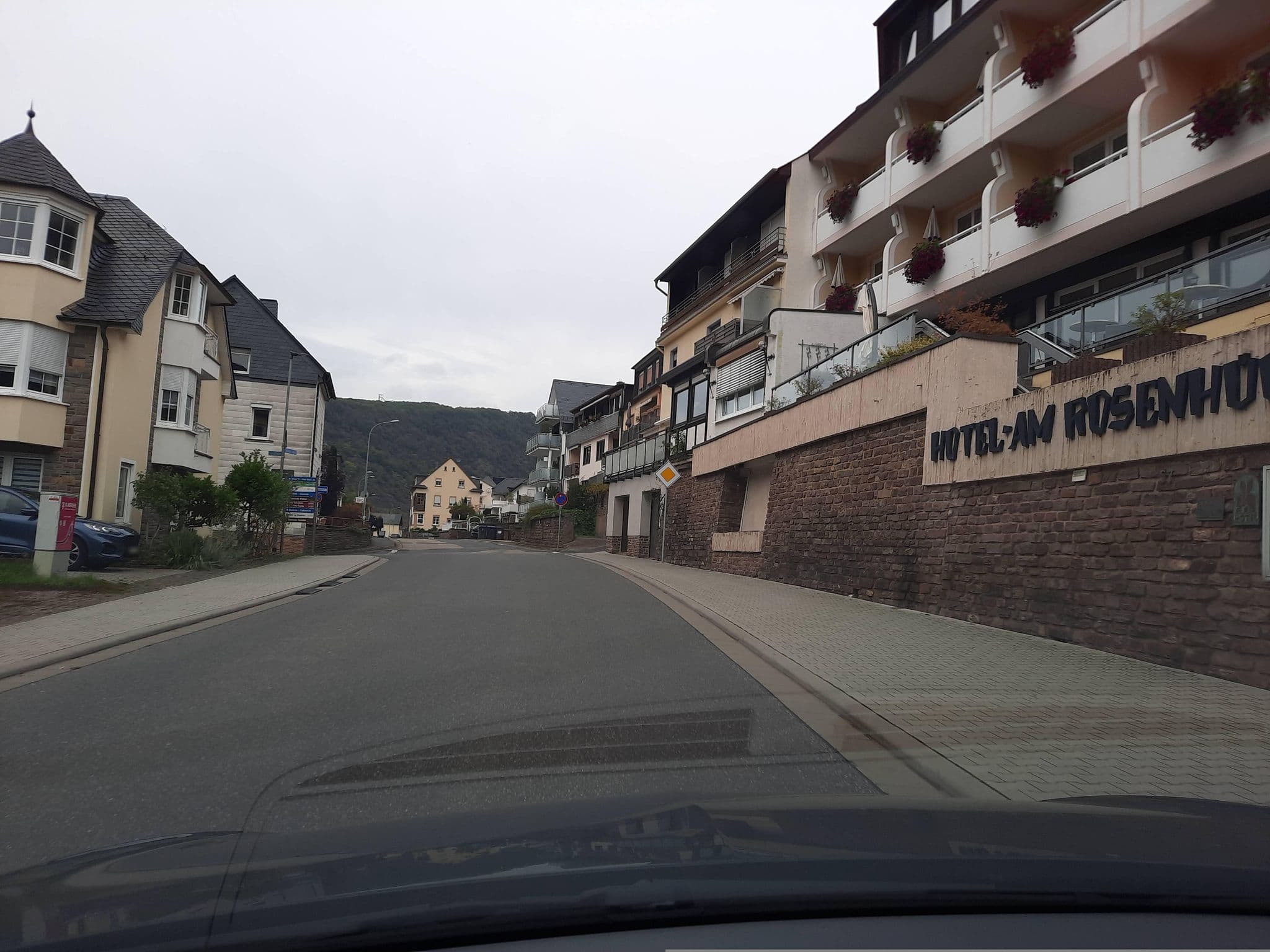 Street view near Flair Hotel am Rosenhügel, Cochem — © Lowiekse (CC BY-SA · Mapillary)