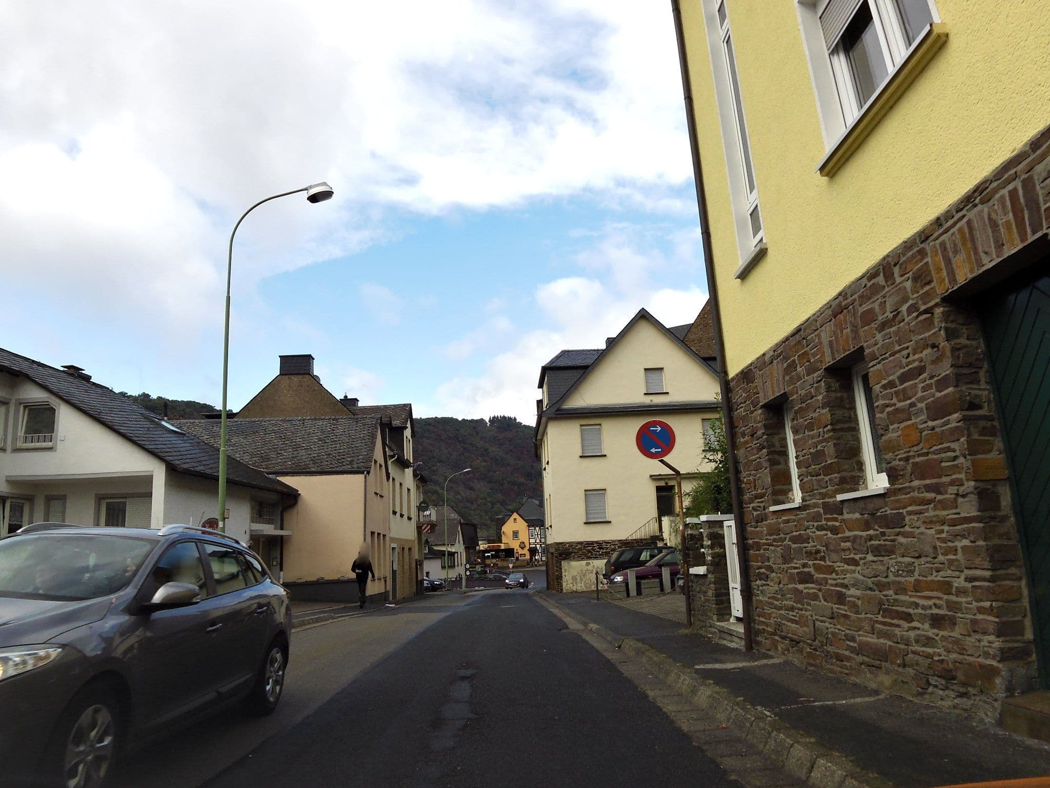 Street view near Hotel Zehnthof, Cochem — © moenk (CC BY-SA · Mapillary)