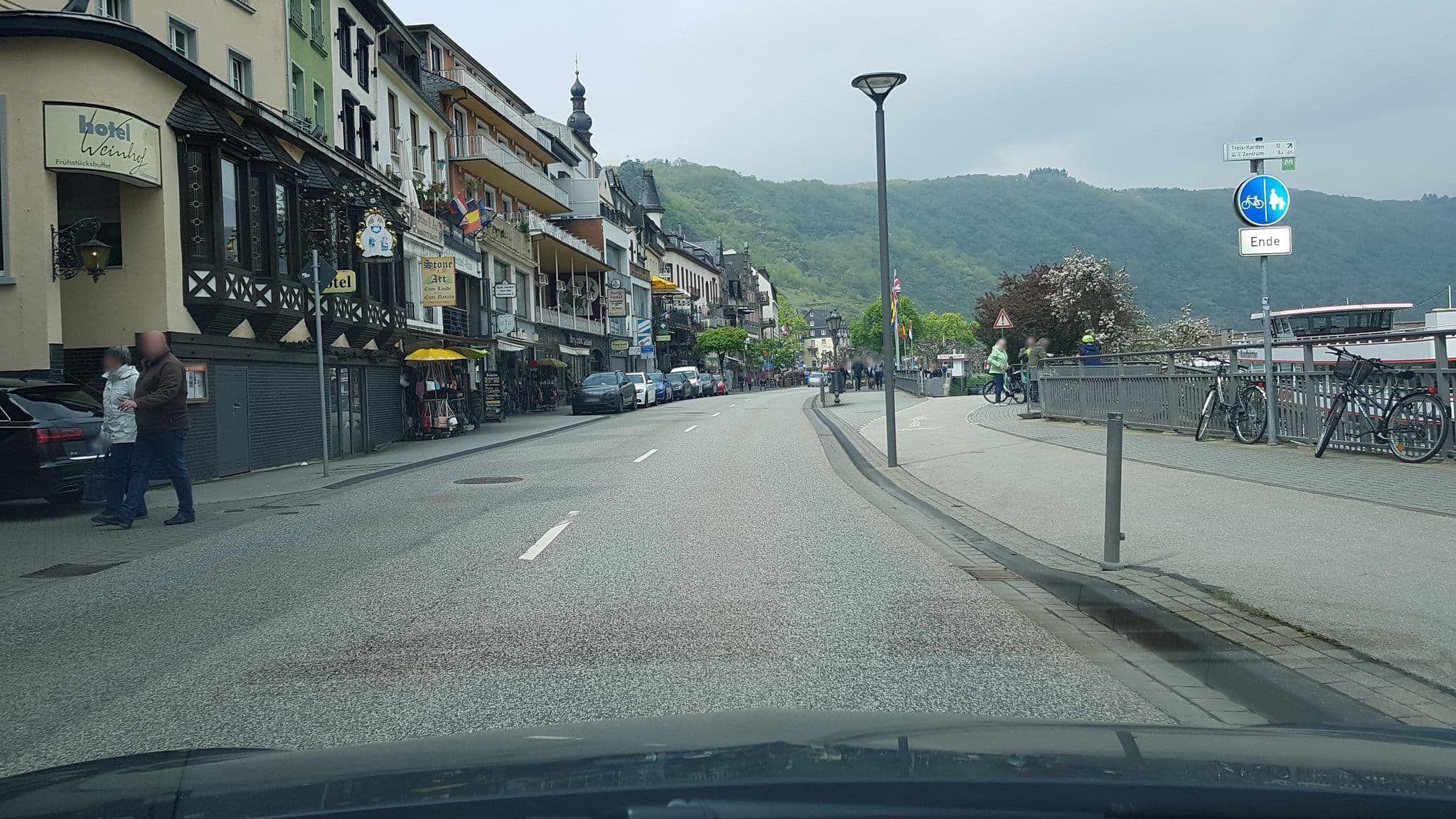 Street view near Hotel Weinhof, Cochem — © Lowiekse (CC BY-SA · Mapillary)