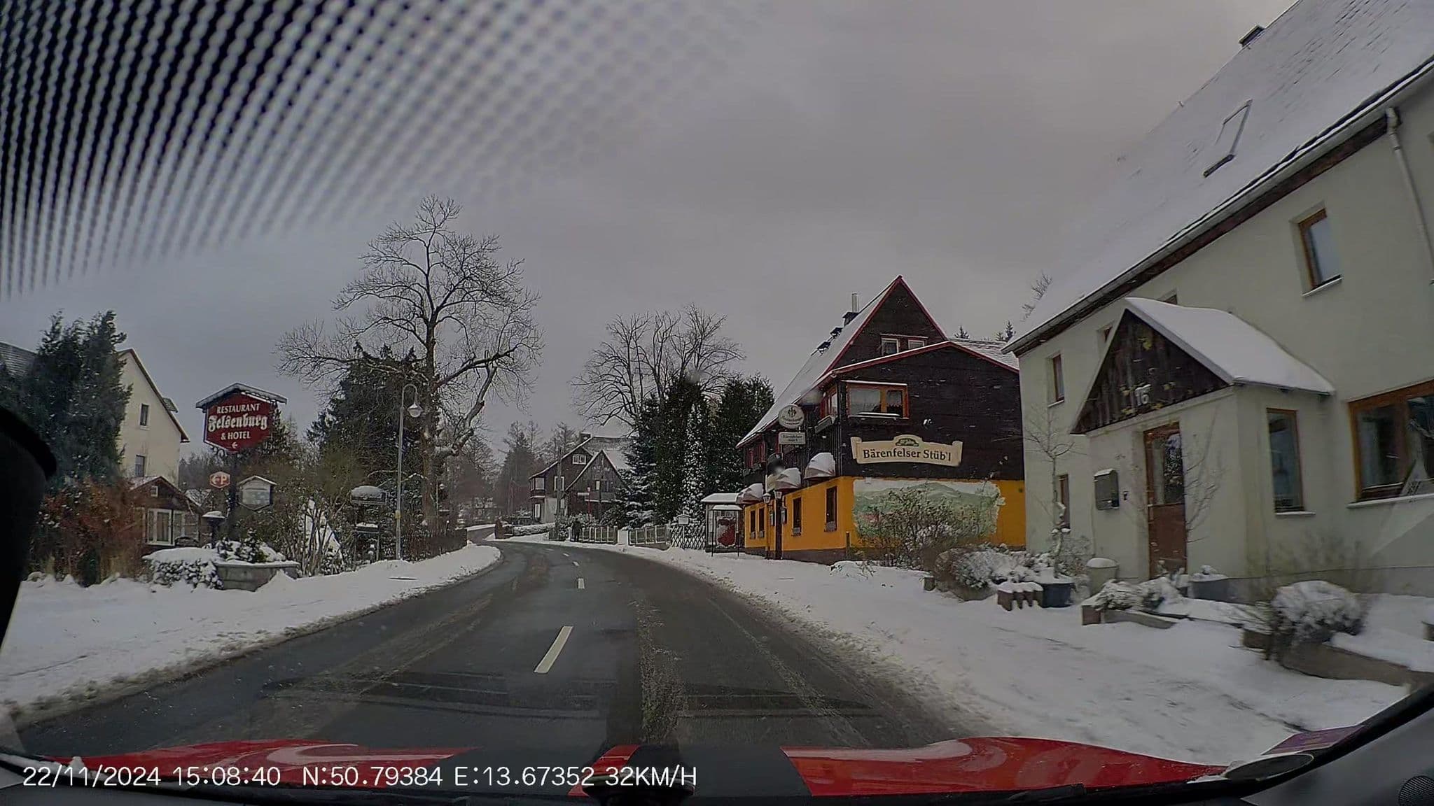 Street view near Haus Tadeus, Schmiedeberg — © AR88 (CC BY-SA · Mapillary)
