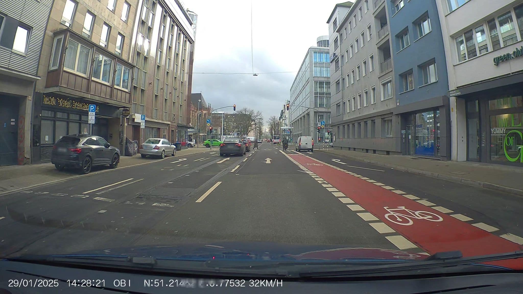 Street view near Hotel Westfälischer Hof, Düsseldorf — © markusobi0 (CC BY-SA · Mapillary)