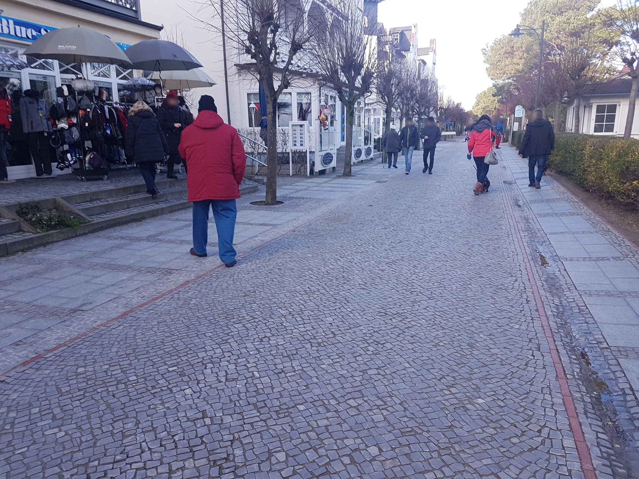 Street view near Haus Atlantic, Ostseebad Binz — © changchun1 (CC BY-SA · Mapillary)