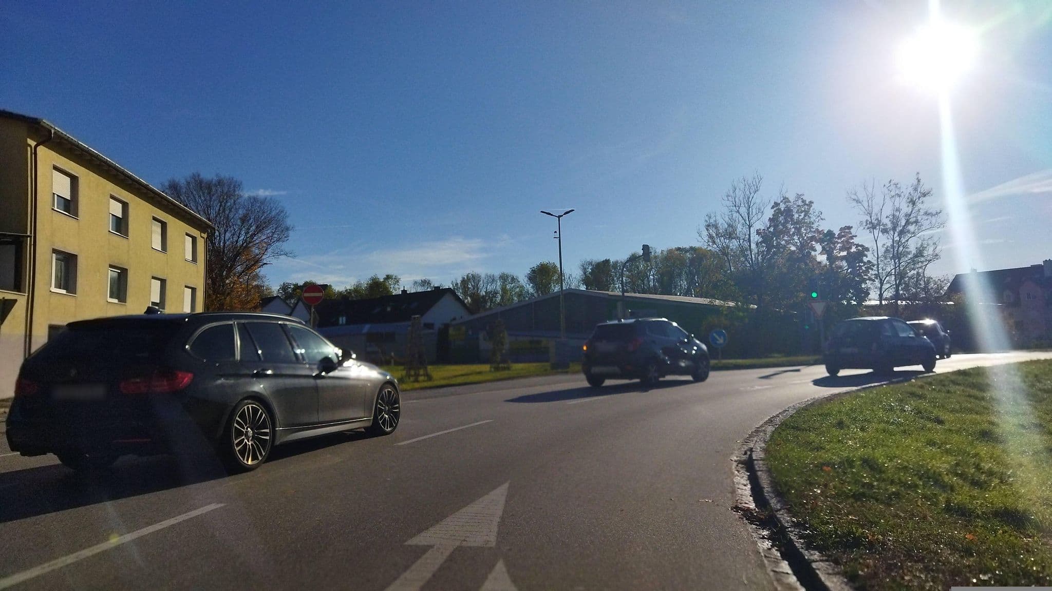 Street view near Viehmarktplatz, Moosburg — © changchun1 (CC BY-SA · Mapillary)