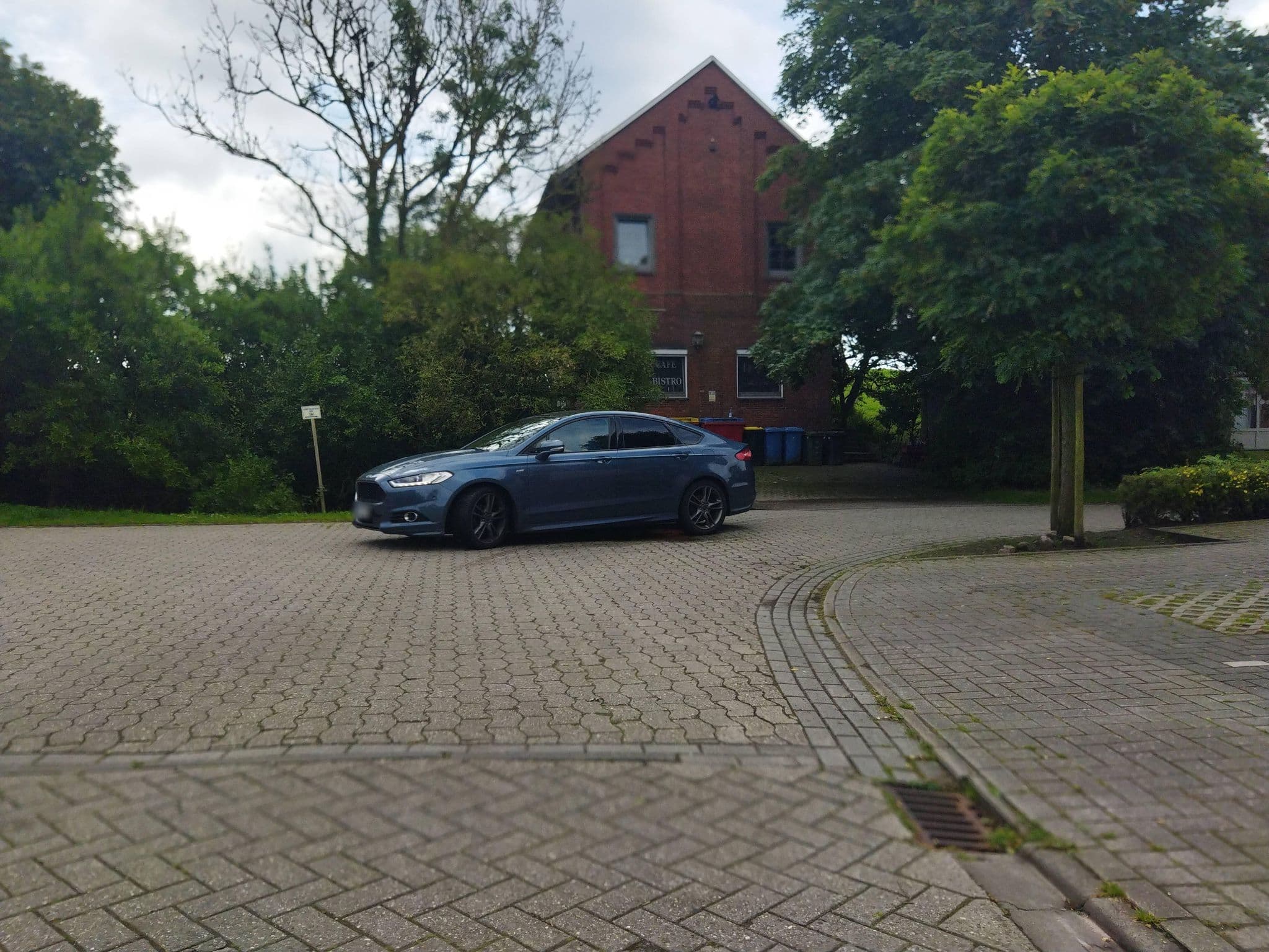 Street view near Kapitänskoje, Greetsiel — © changchun1 (CC BY-SA · Mapillary)